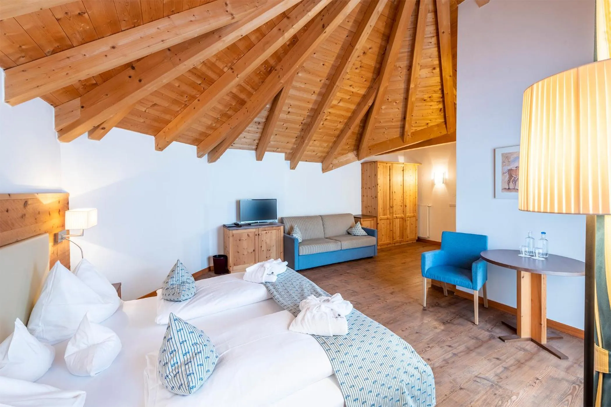 Photo of the whole room, Bed in Hotel Rosskopf