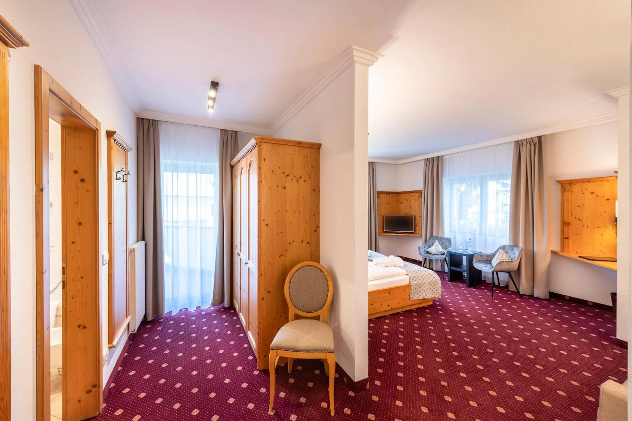 Photo of the whole room, Bed in Hotel Rosskopf