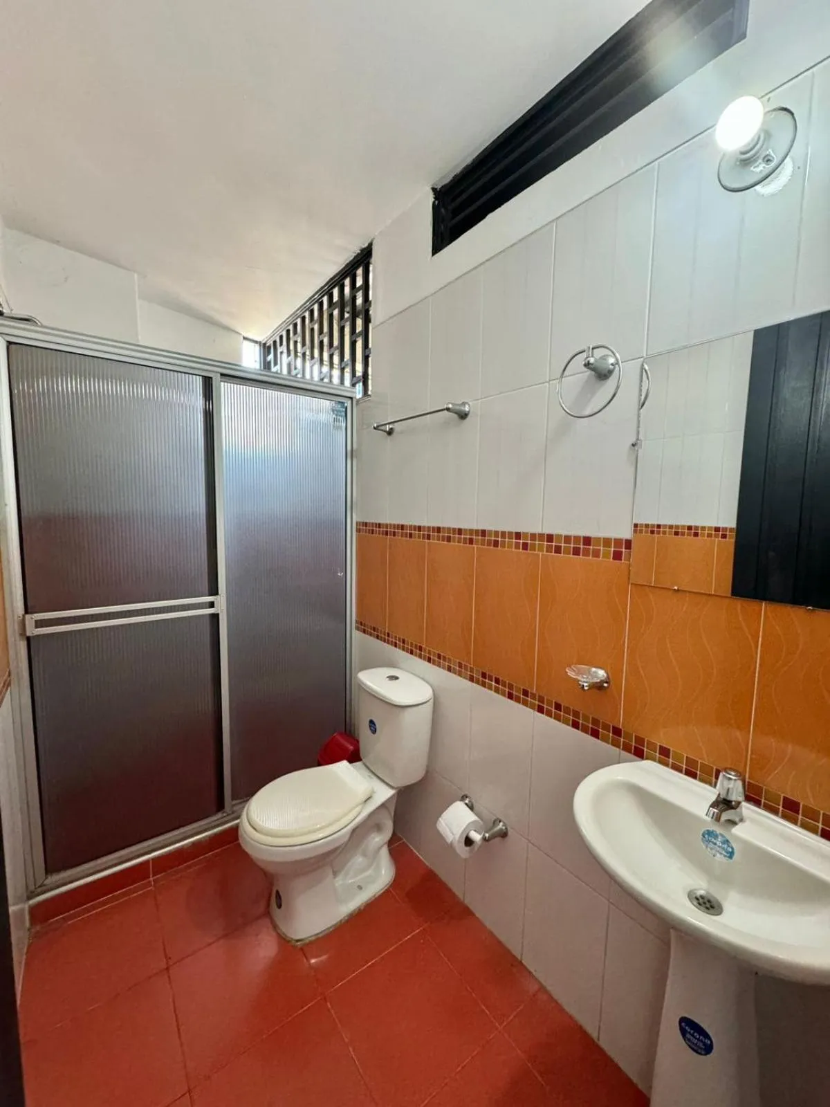 Shower in Hotel San Pedro