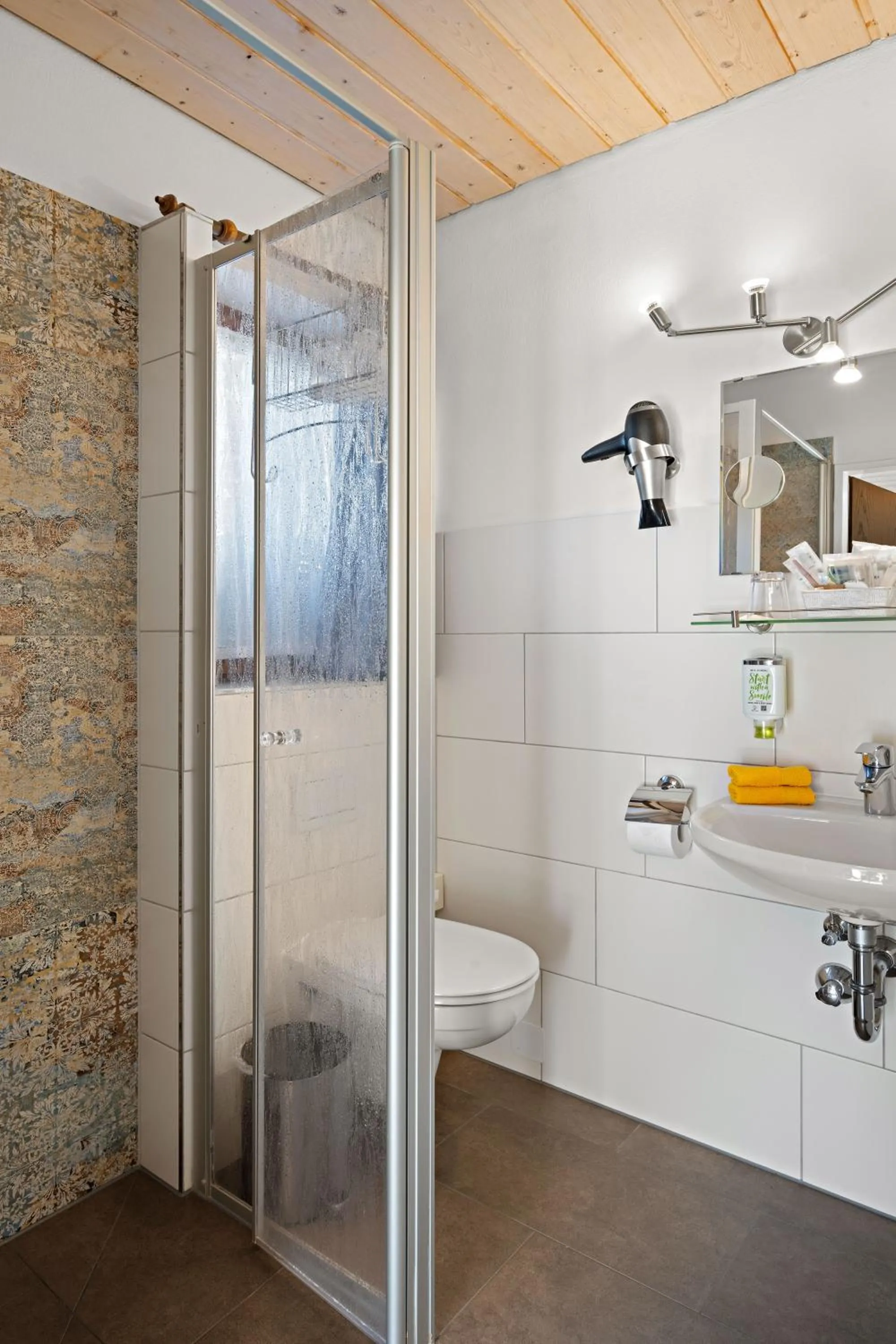 Bathroom in Hotel Effland -Sauna -Pool