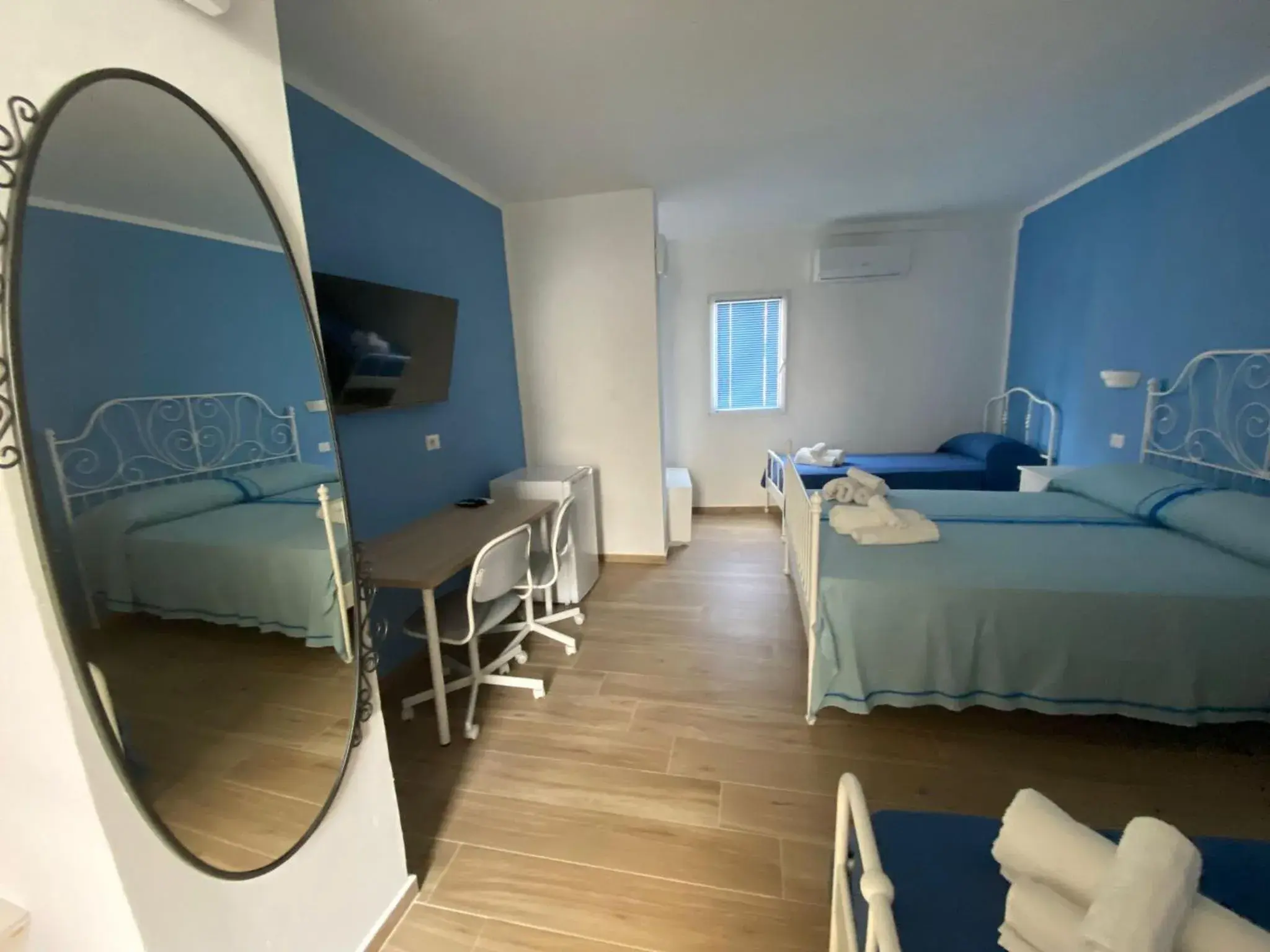 Quadruple Room with Terrace in Antico Palazzo Spinola Quadruple Room with Terrace in Antico Palazzo Spinola