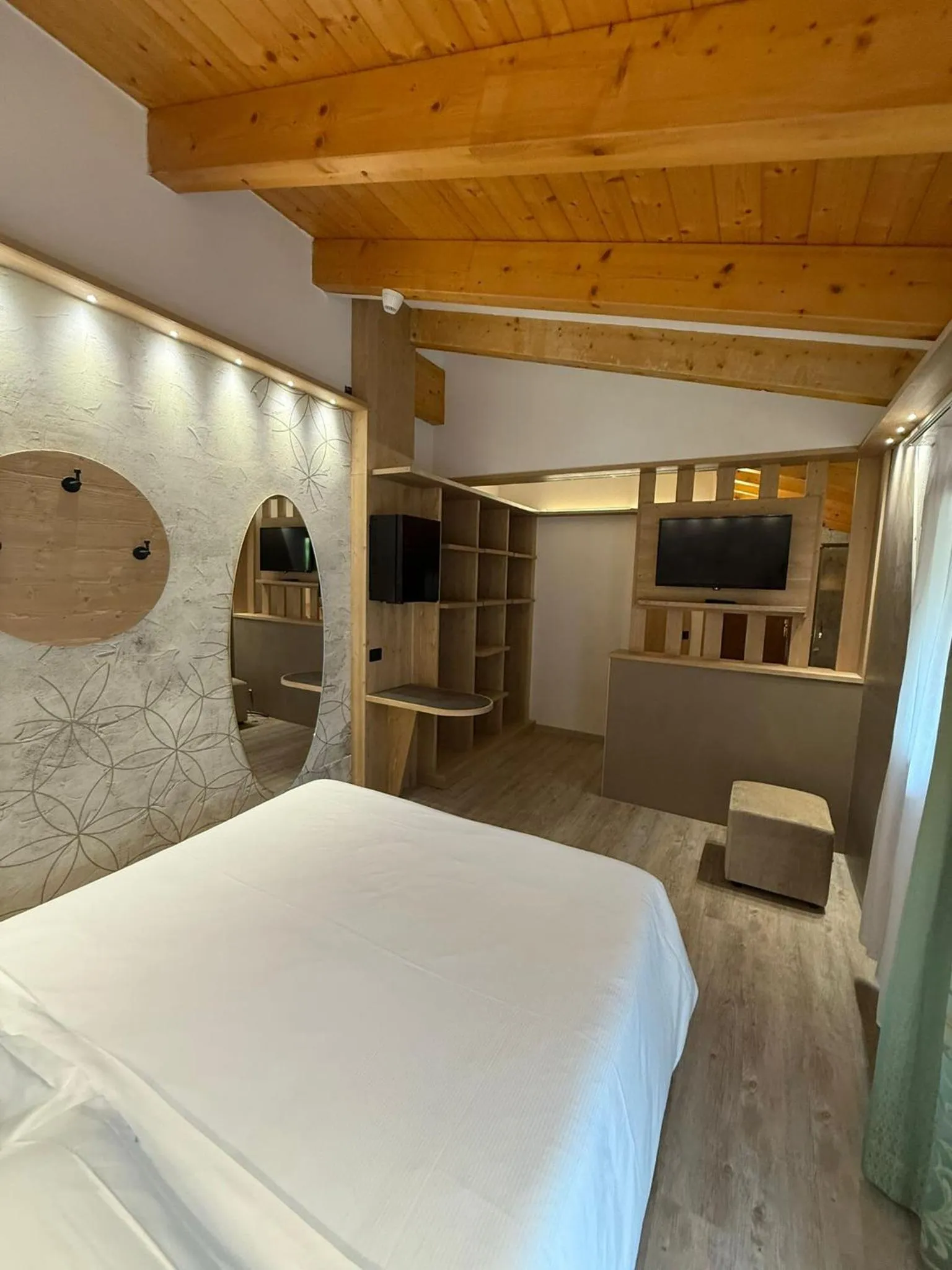 Photo of the whole room, Bed in Hotel Villa Fosine Spa & Wellness