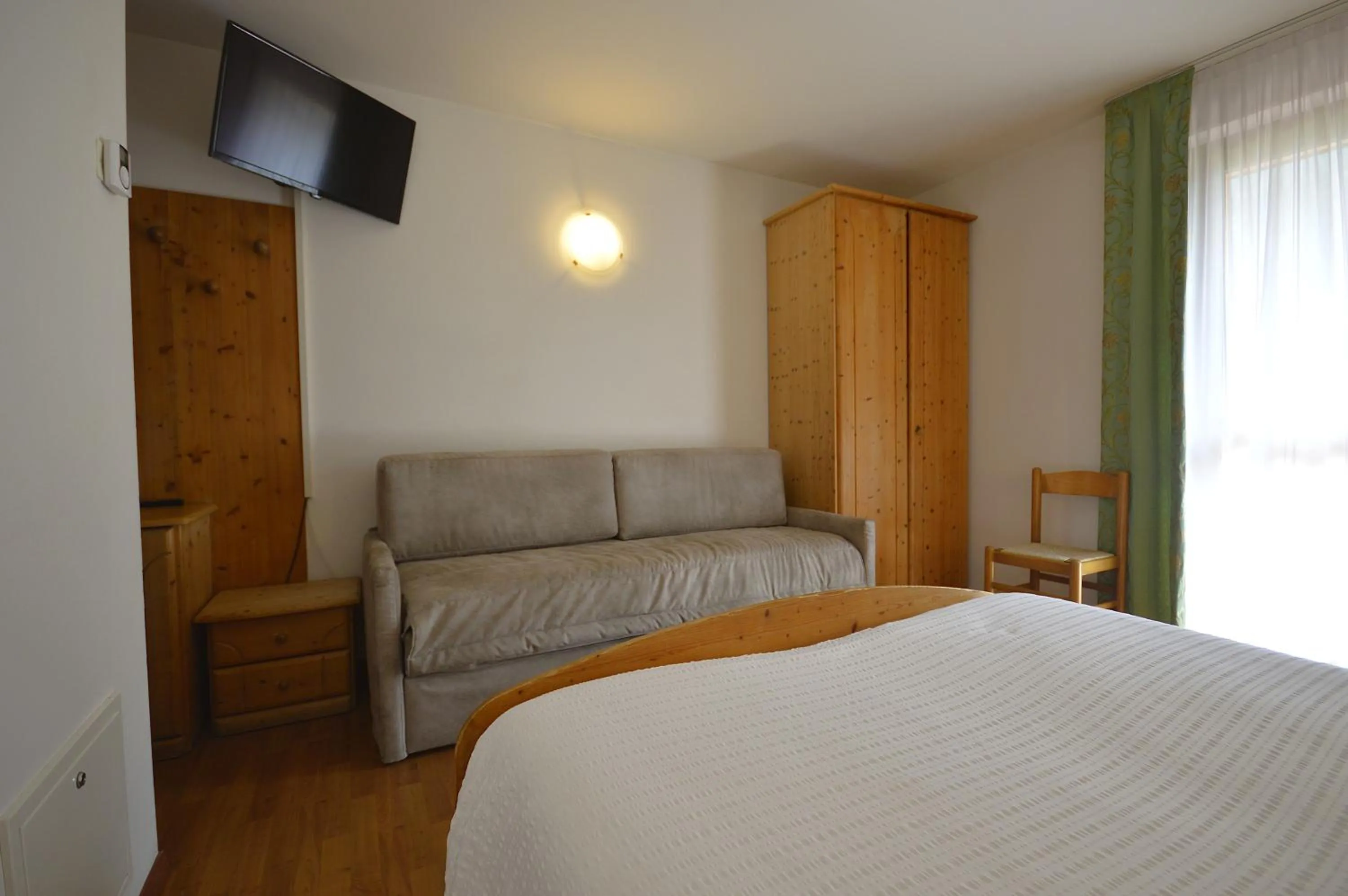 Photo of the whole room, Bed in Hotel Villa Fosine Spa & Wellness