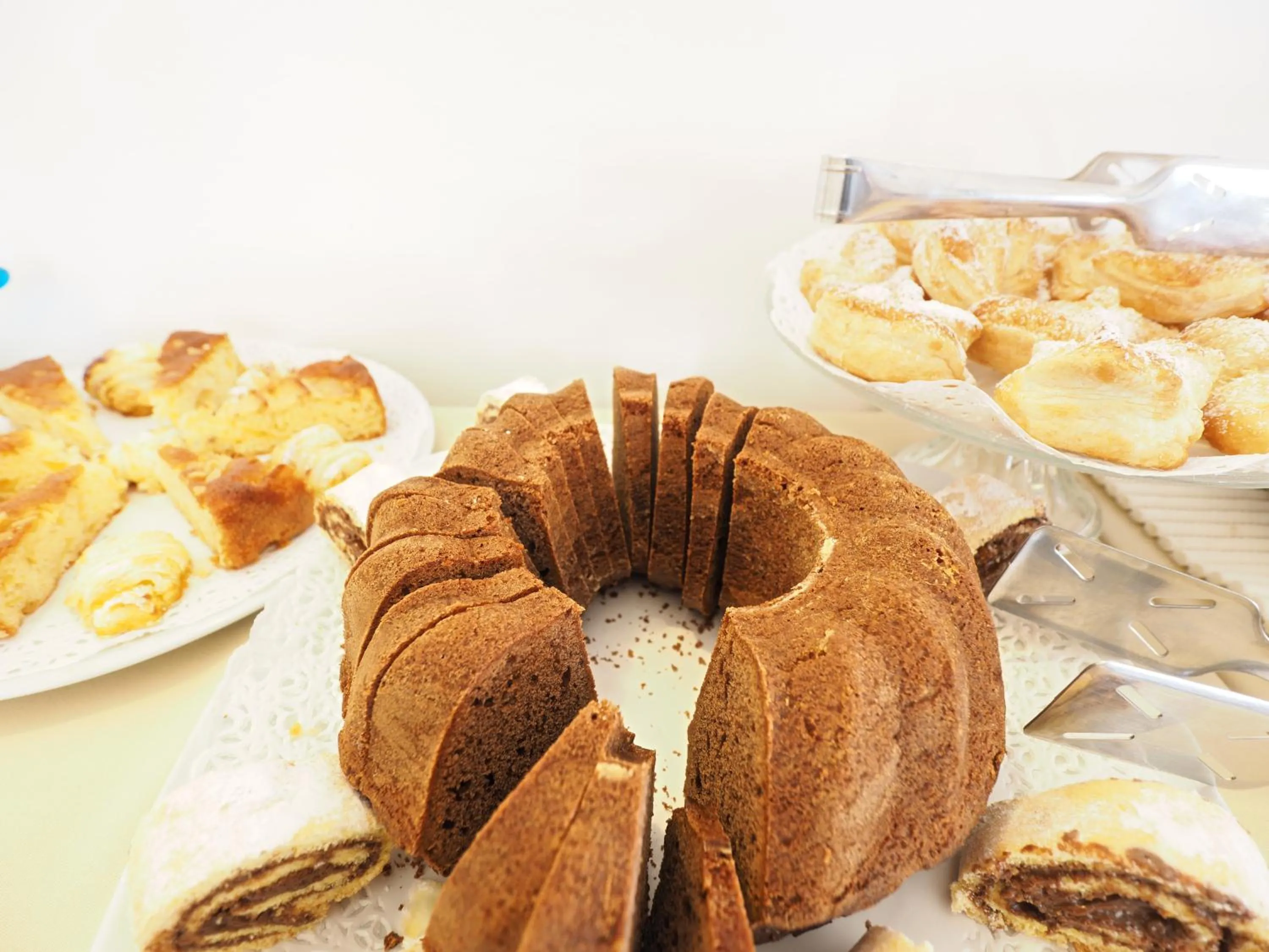 Buffet breakfast in Hotel Dante