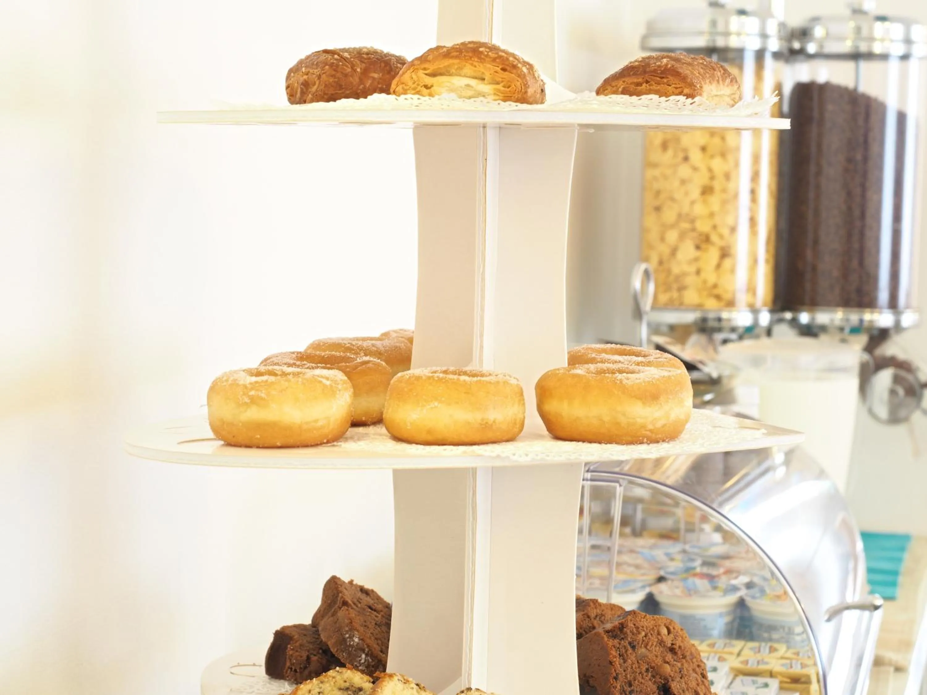 Buffet breakfast in Hotel Dante