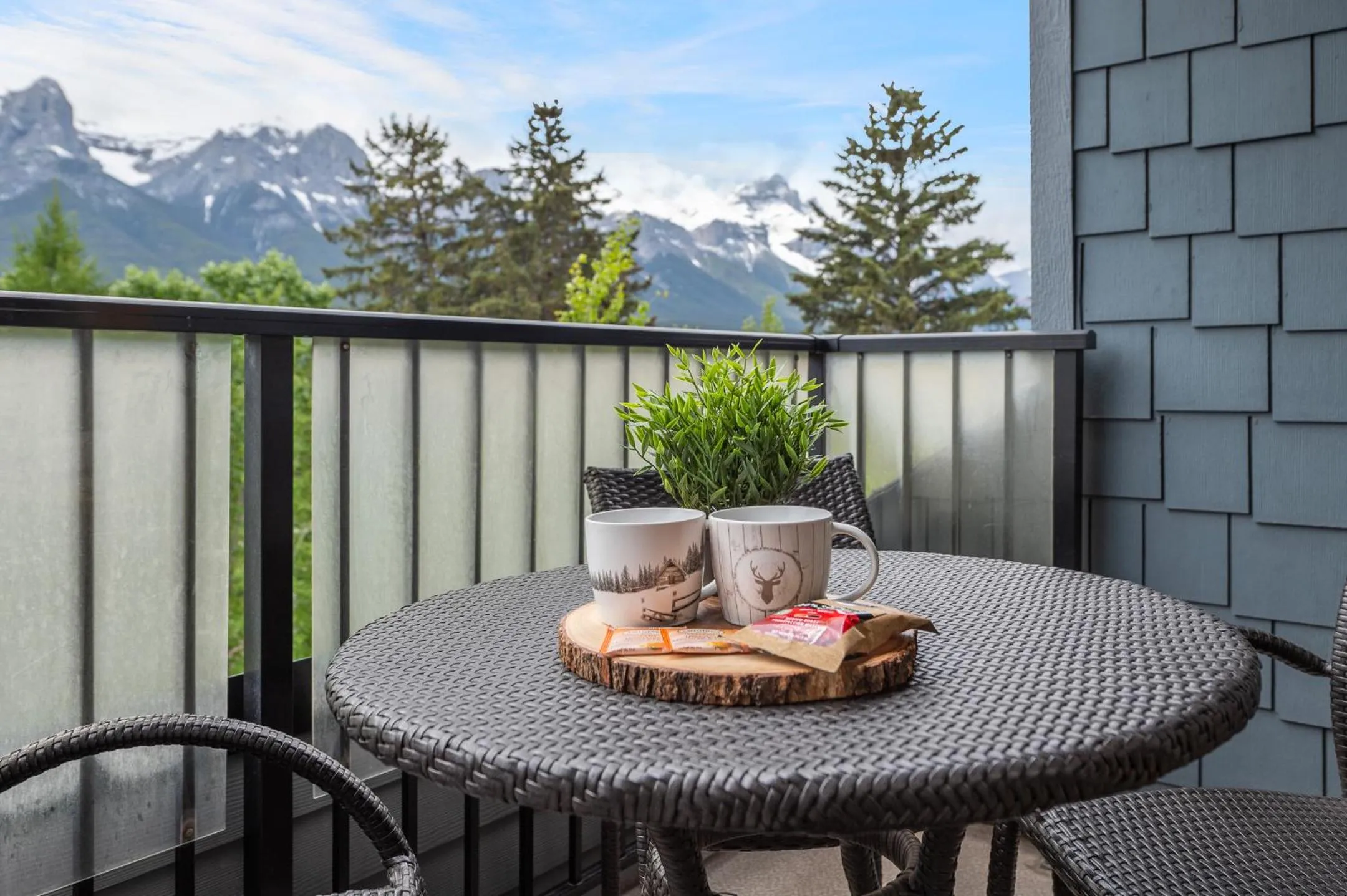 Balcony/Terrace in Heavenly Mountain Condo managed by Little Sister Getaways