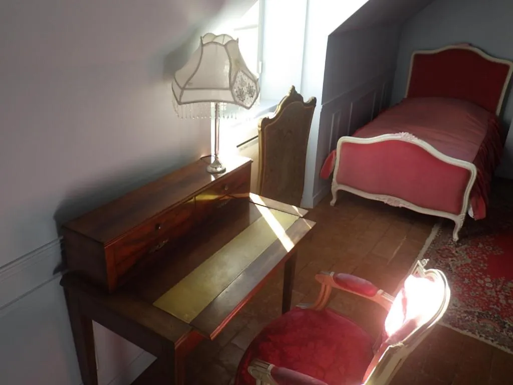 Bed in castel de la comtesse