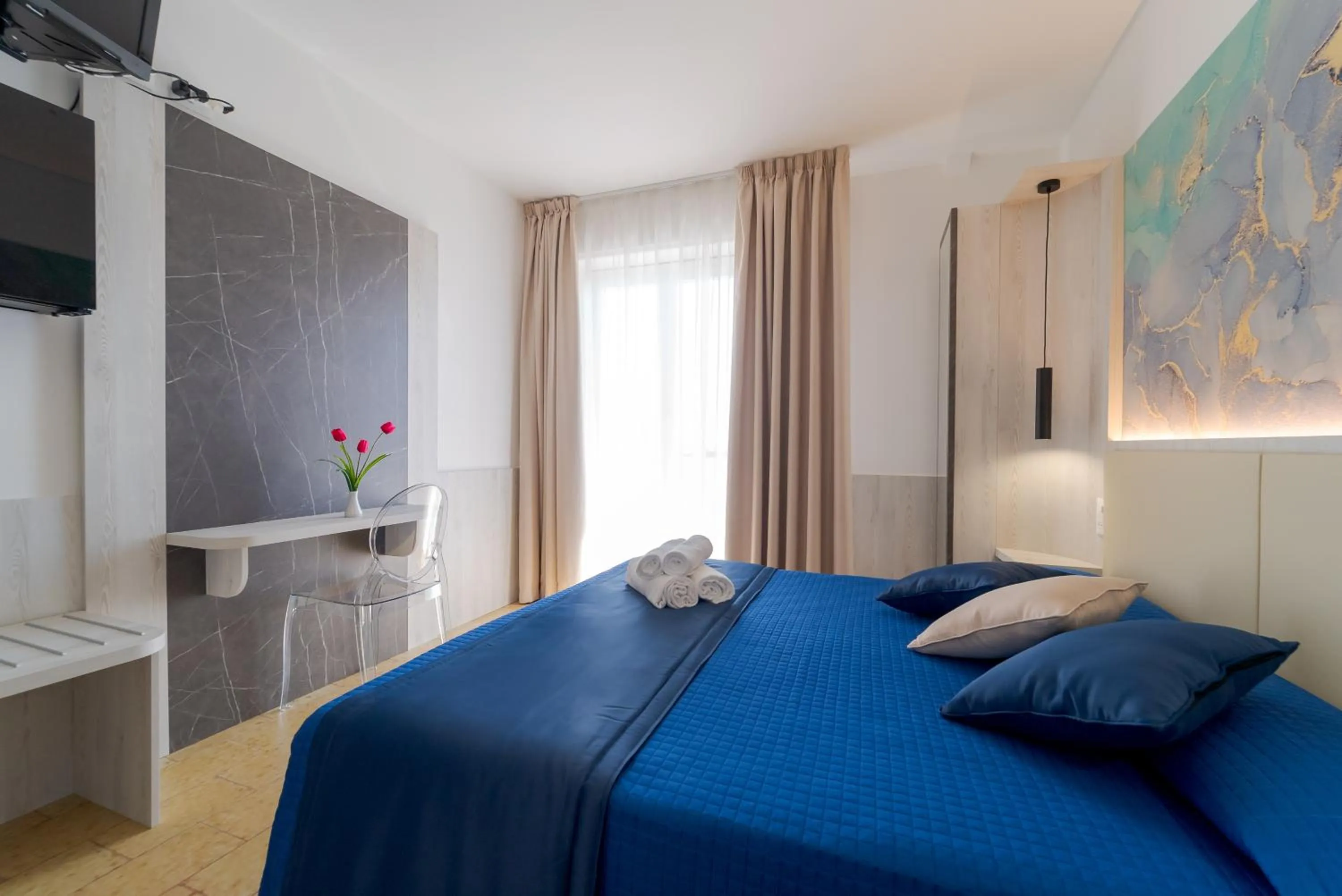 Photo of the whole room, Bed in Hotel Beach