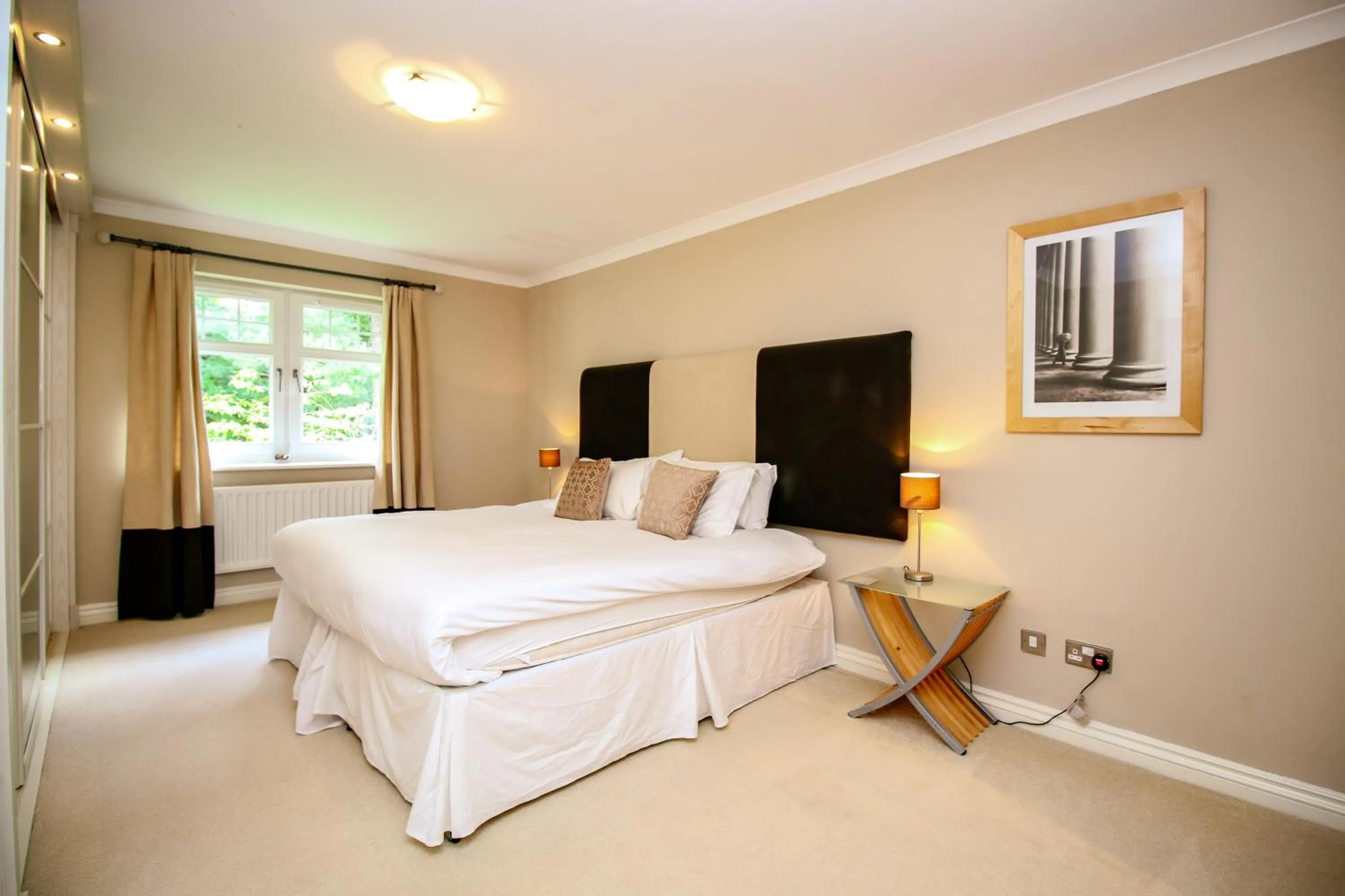 Bed in Turnberry Apartments