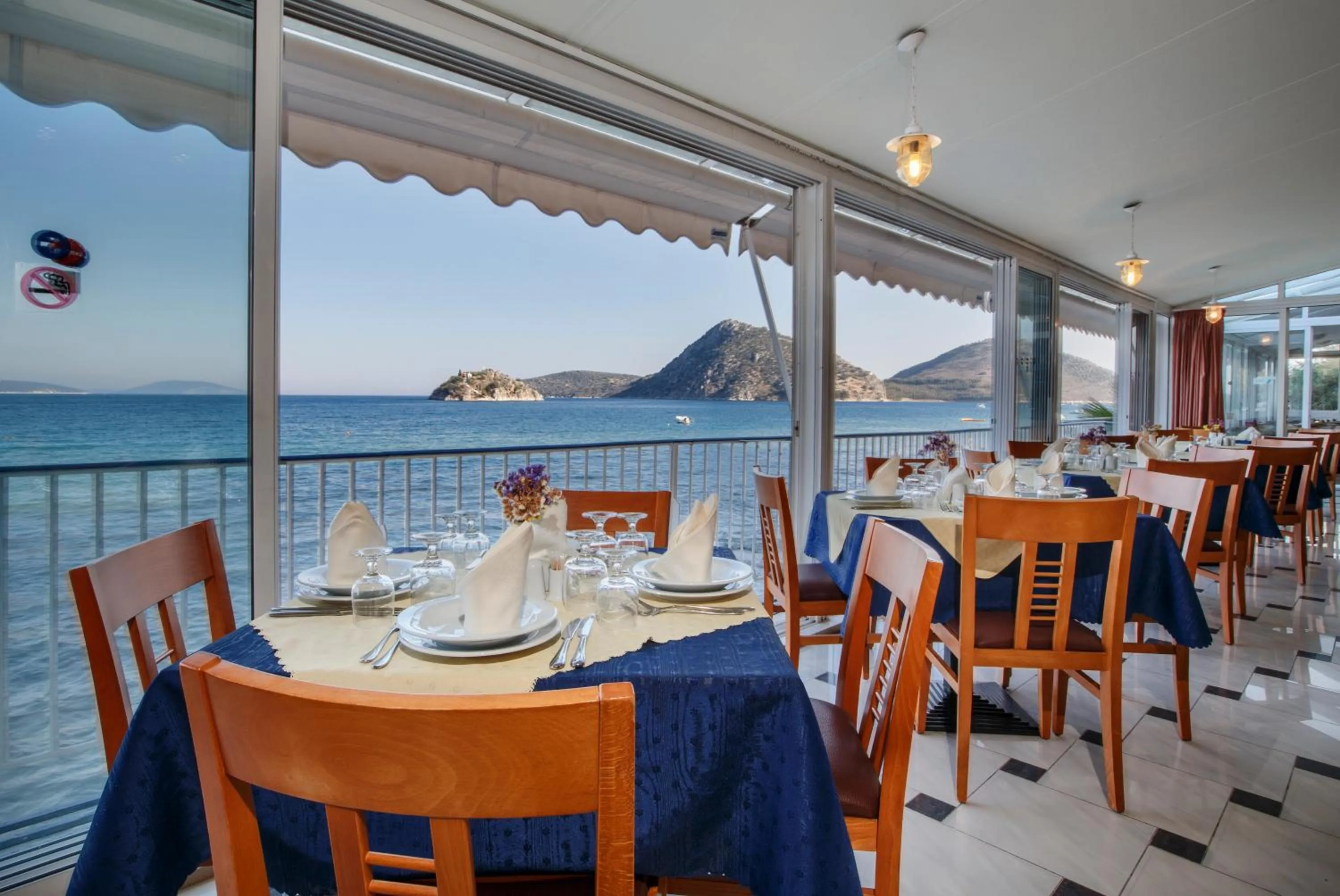 Restaurant/places to eat in Hotel Tolo