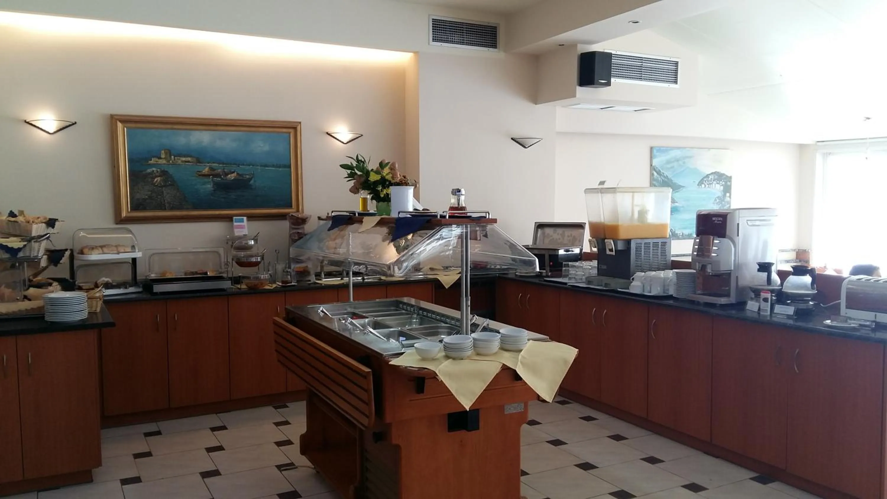 Dining area in Hotel Tolo