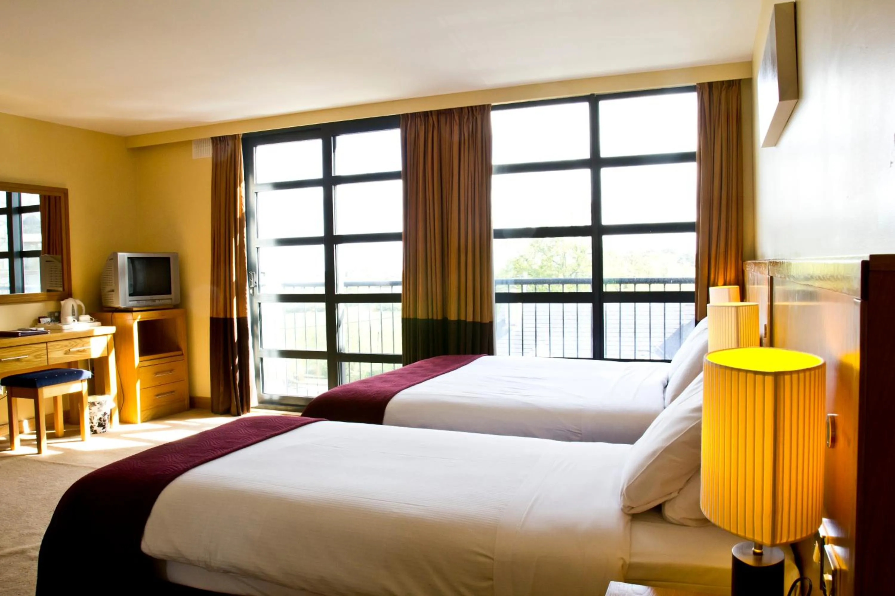 Day, Bed in Upton Court Hotel