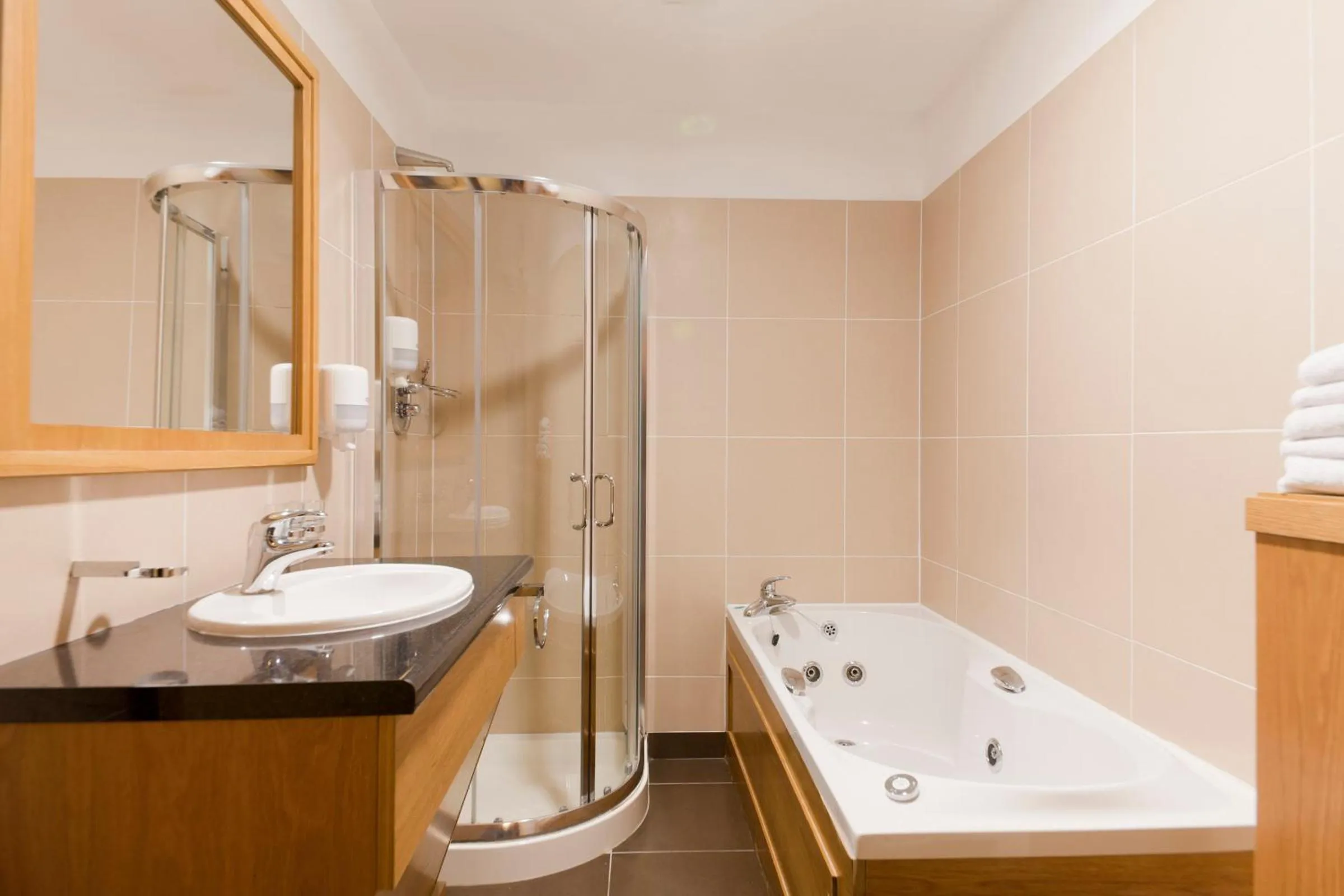Bathroom in Upton Court Hotel