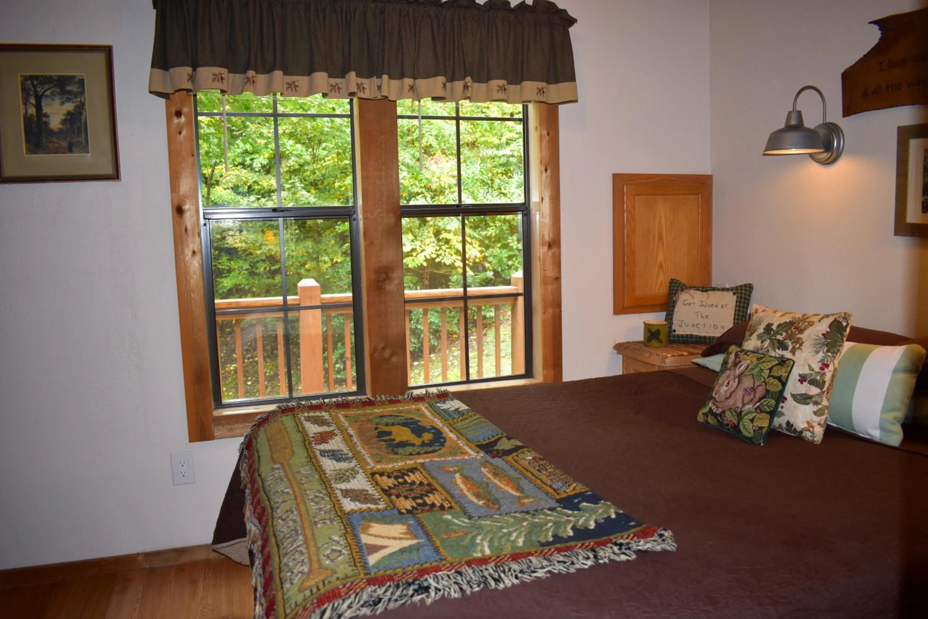 Bedroom, Bed in The Junction