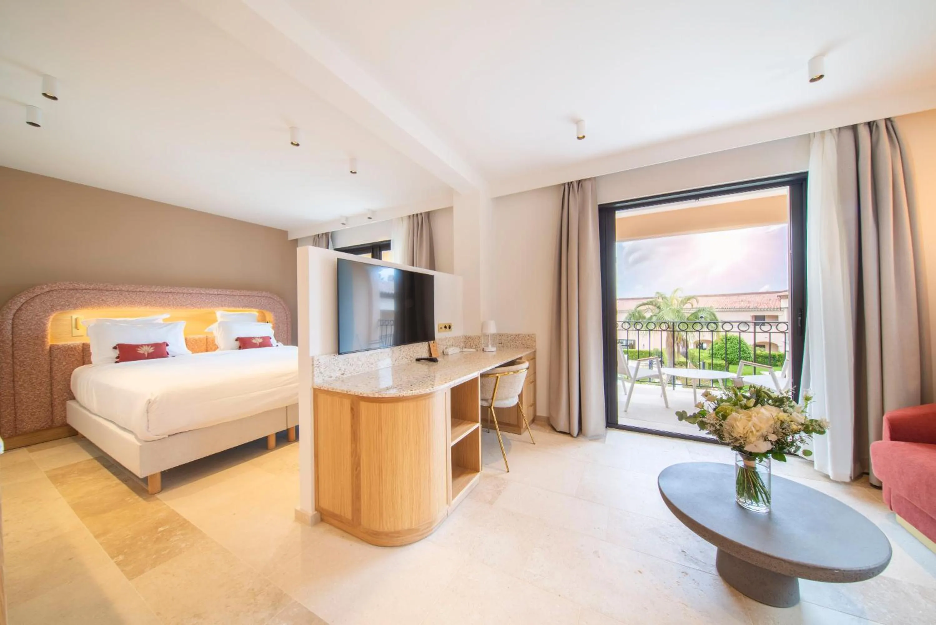 Bedroom, Bed in Hotel Brin d'Azur - Saint Tropez