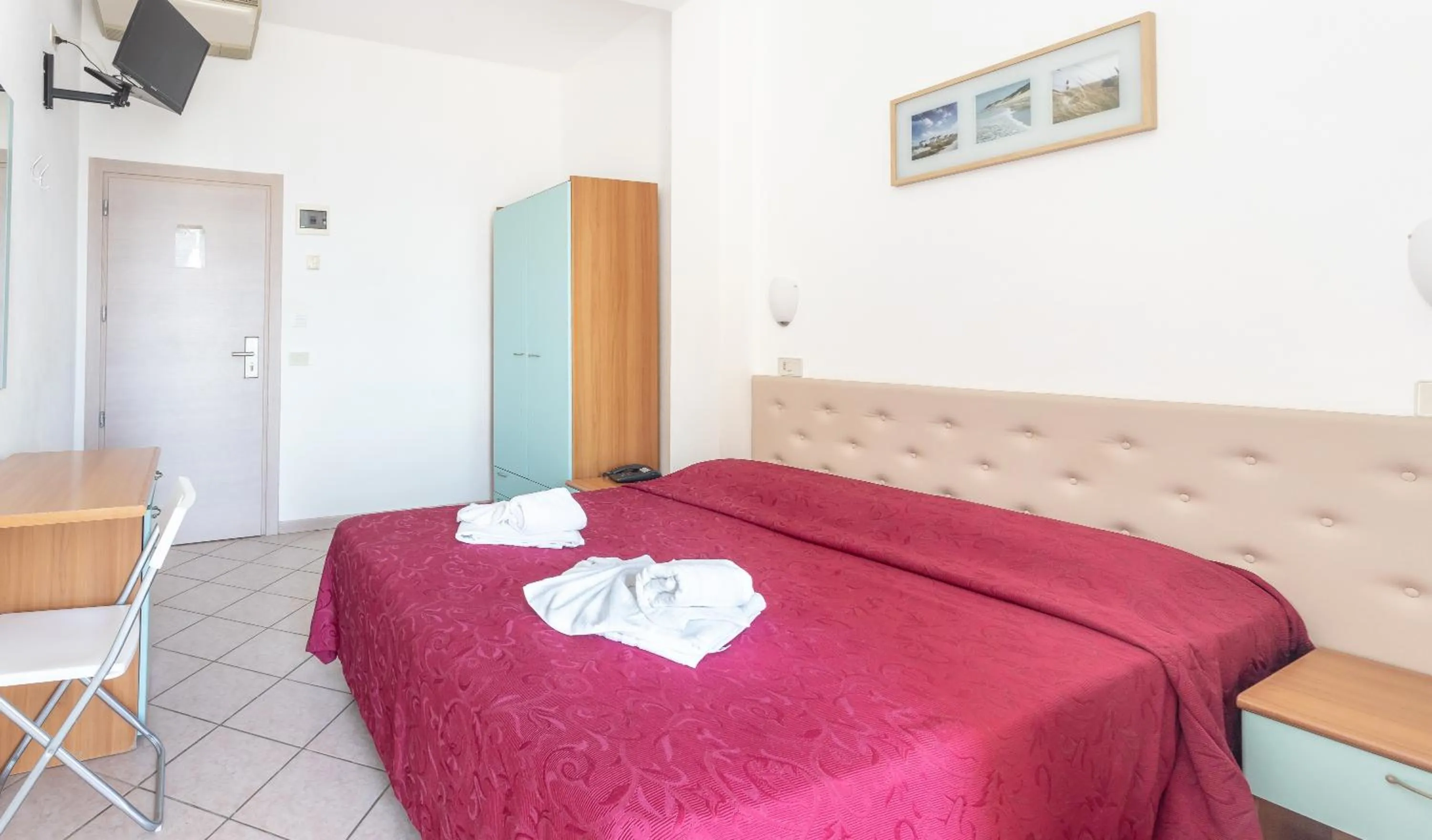 Photo of the whole room, Bed in Hotel Blumen