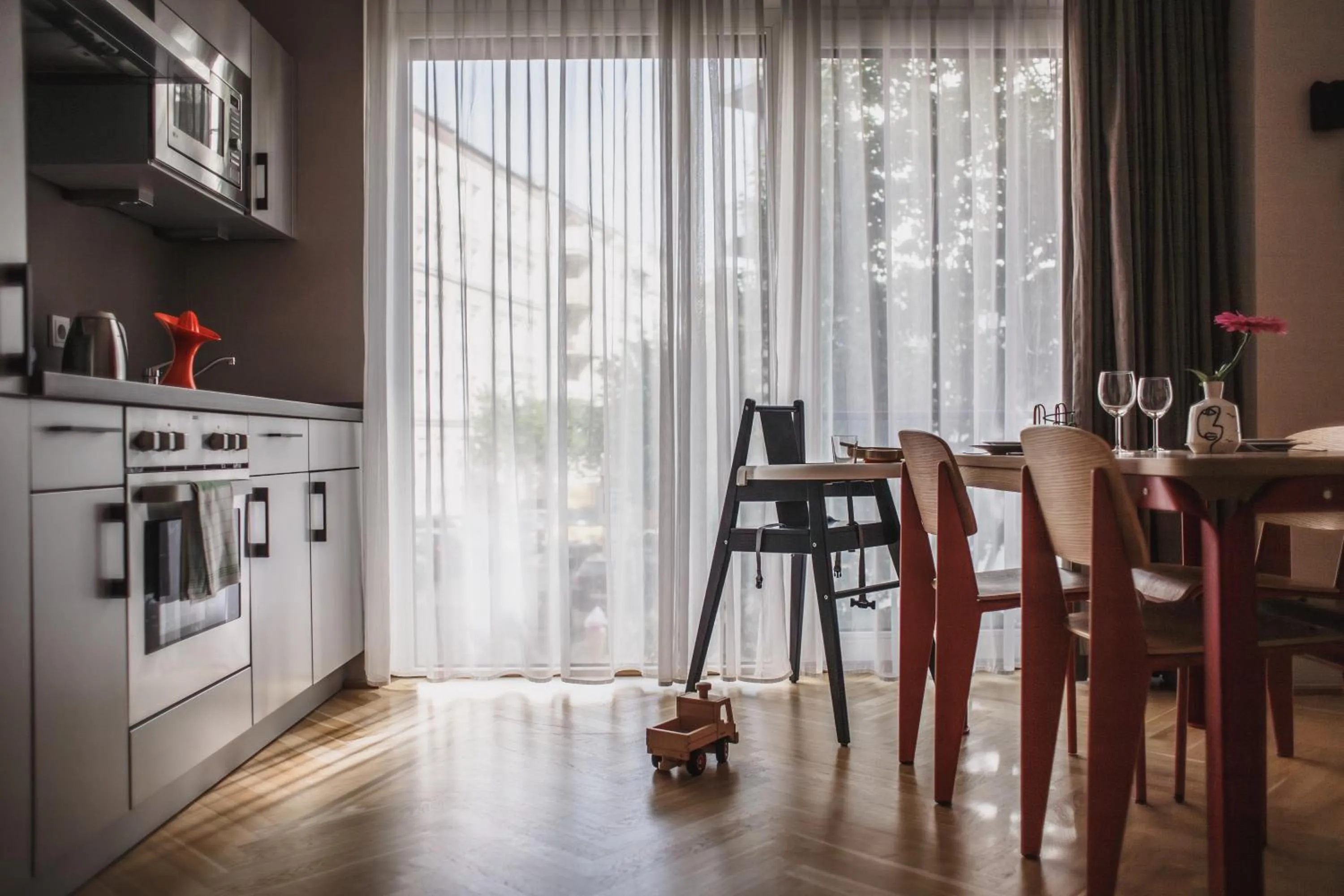 Kitchen or kitchenette in The Circus Apartments