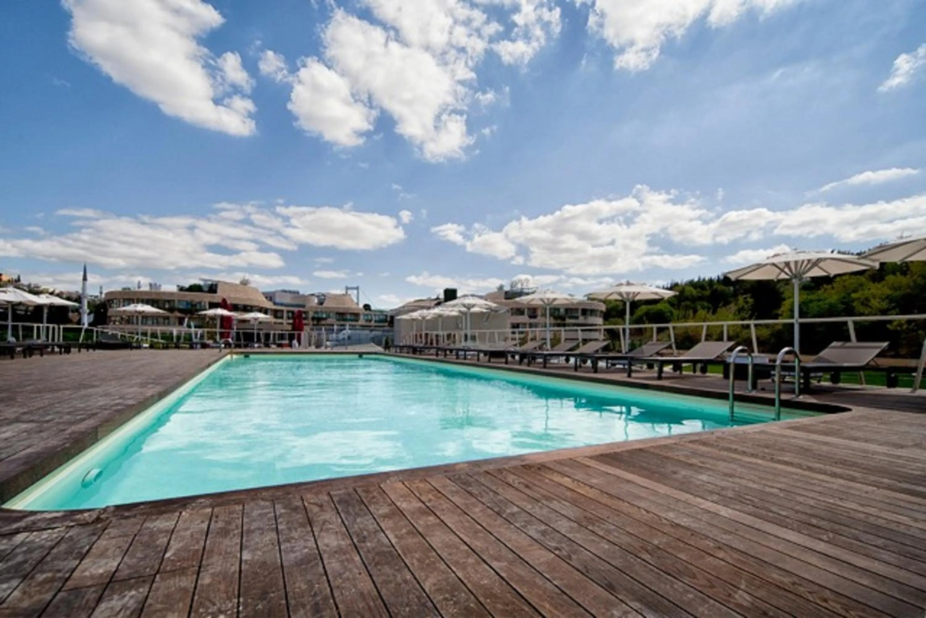 Swimming pool in Ortakoy Aparts