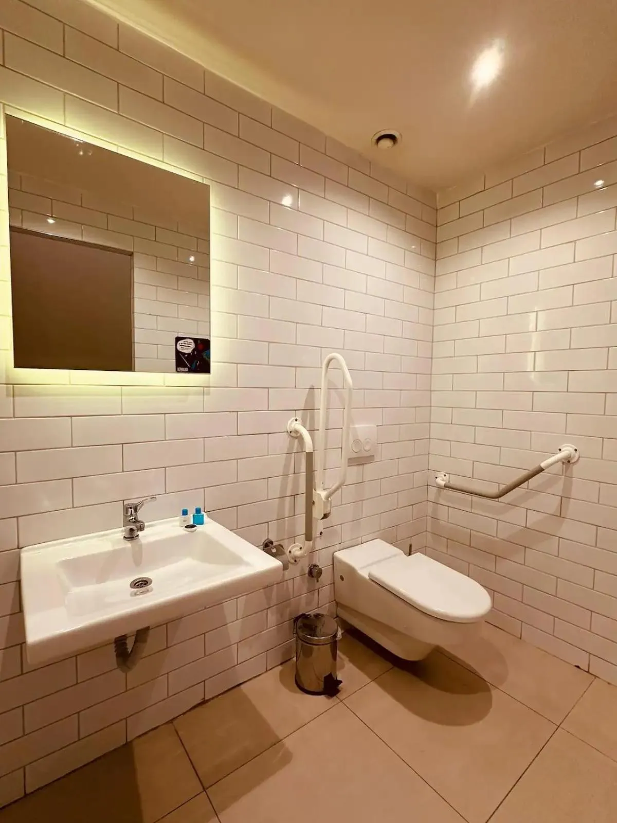 Toilet in Ortakoy Aparts