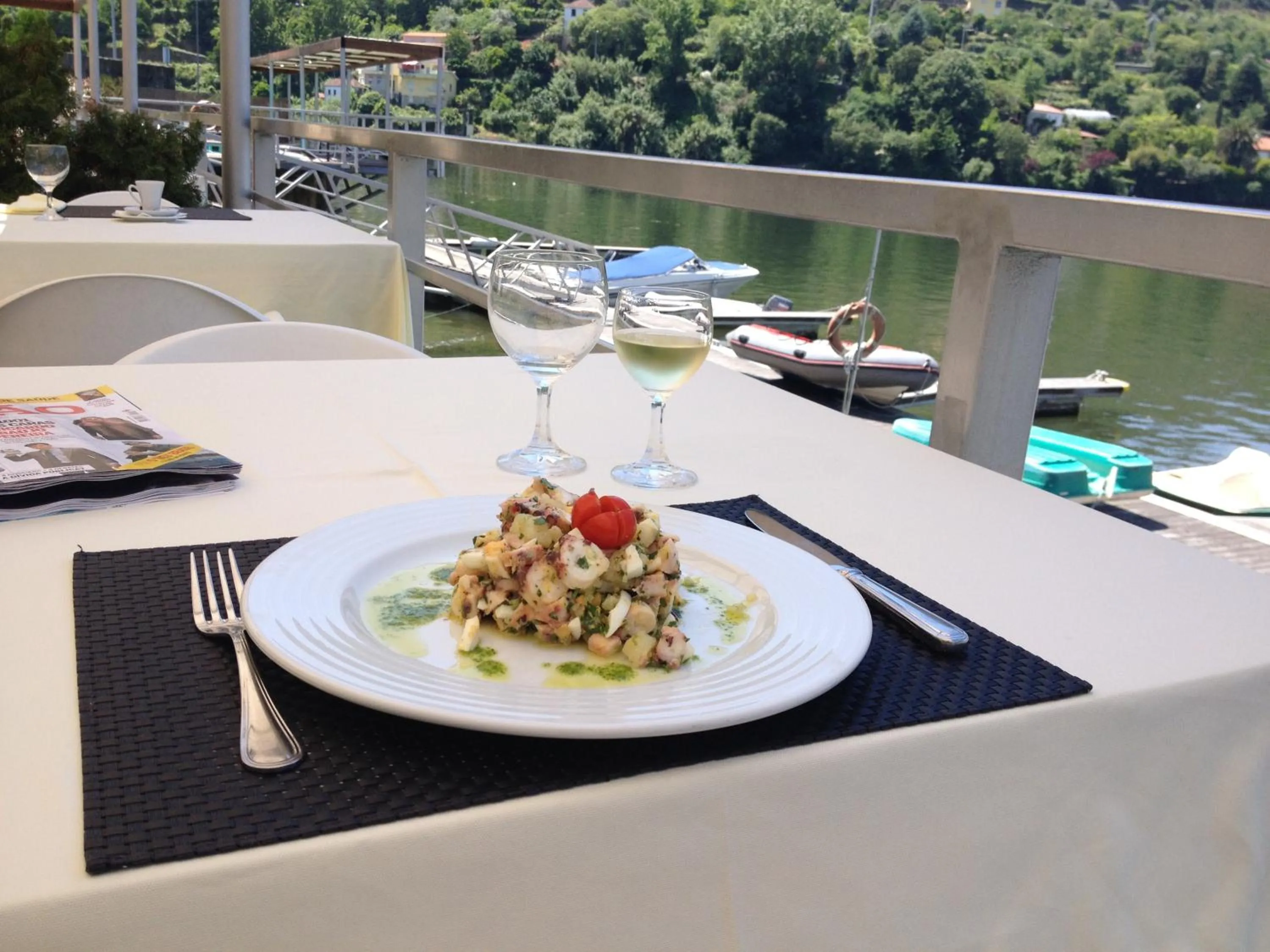 Restaurant/places to eat in Douro Hotel Porto Antigo