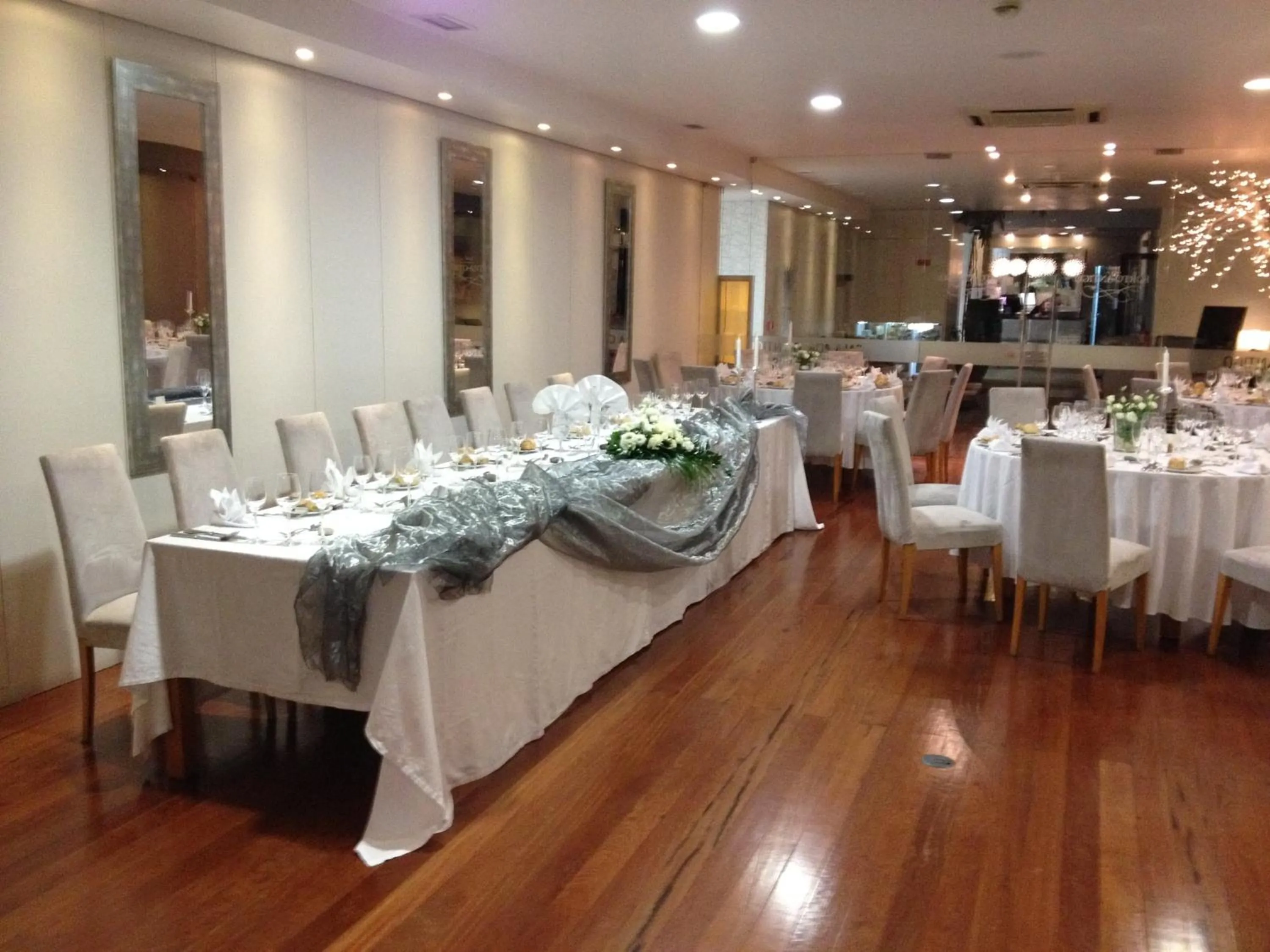 Restaurant/places to eat in Douro Hotel Porto Antigo