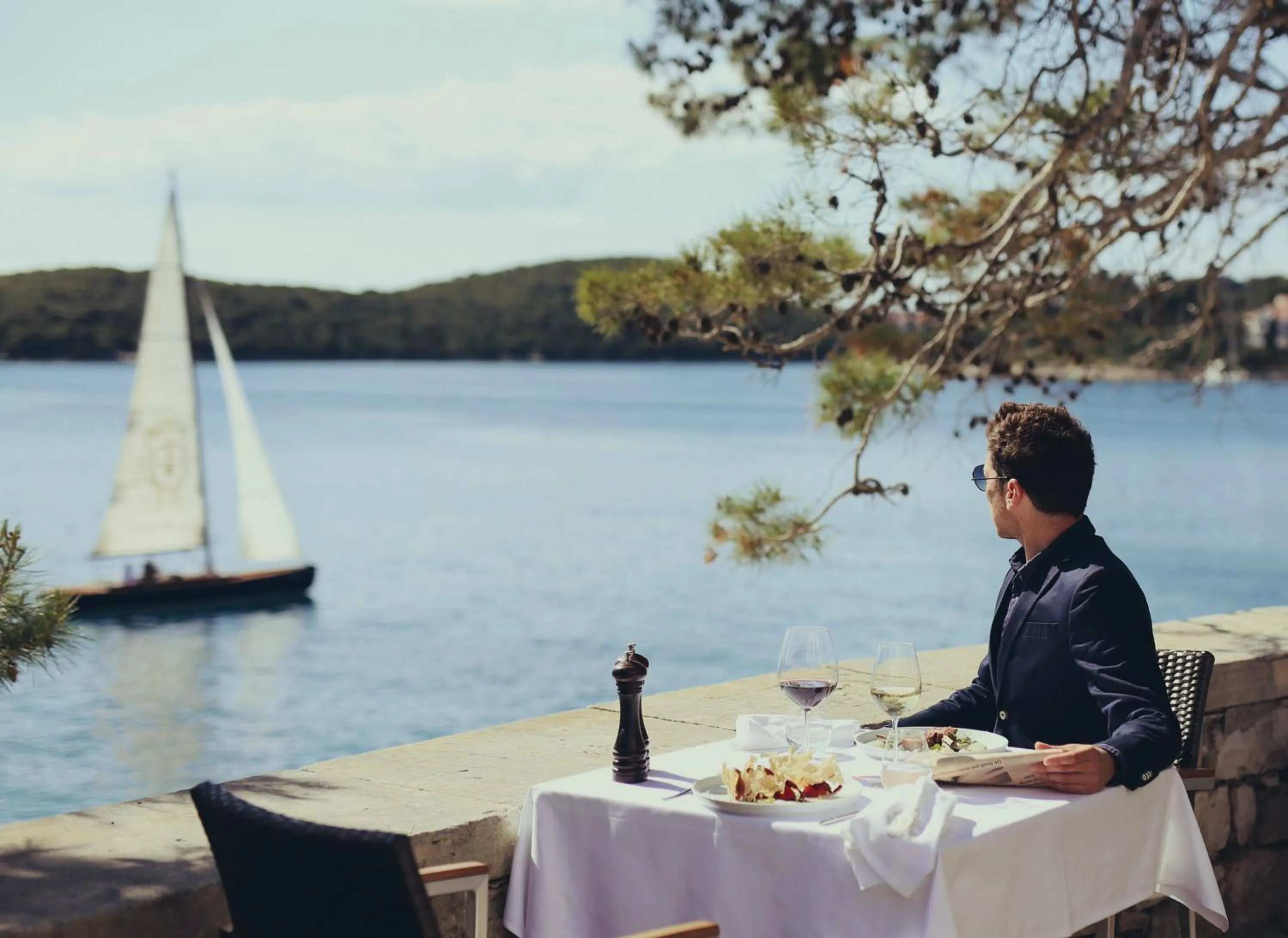 Restaurant/places to eat in Lesic Dimitri Palace