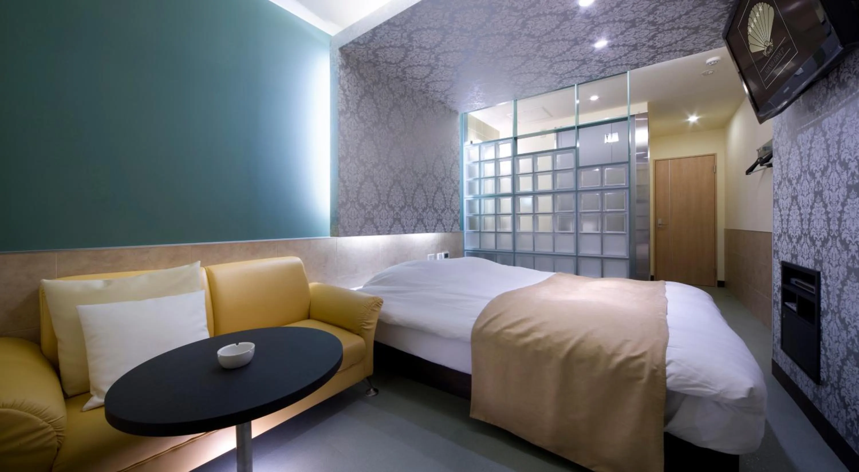 Bed in Hotel Glow Yokkaichi (Adult Only)