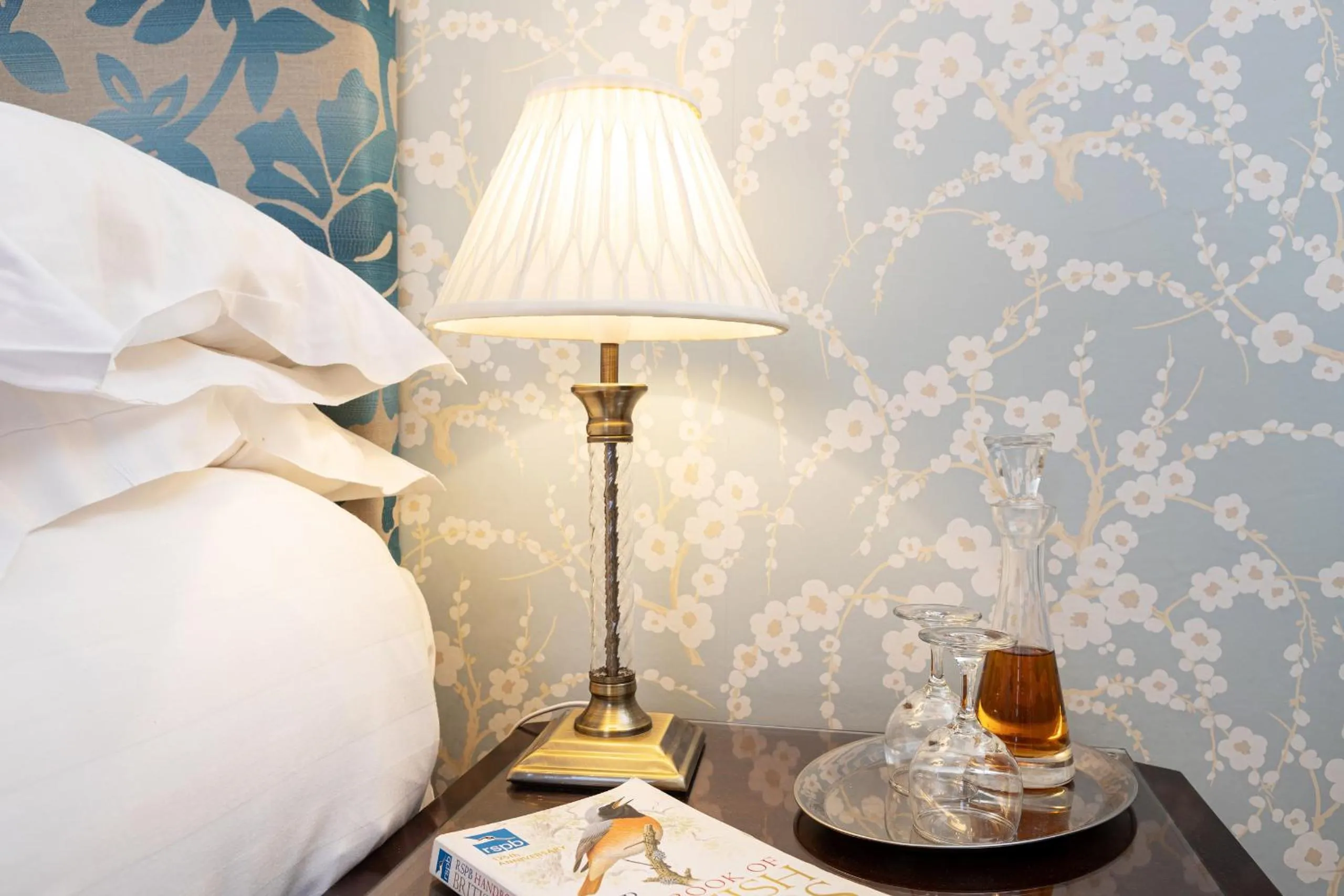 Alcoholic drinks, Bed in Ees Wyke Country House