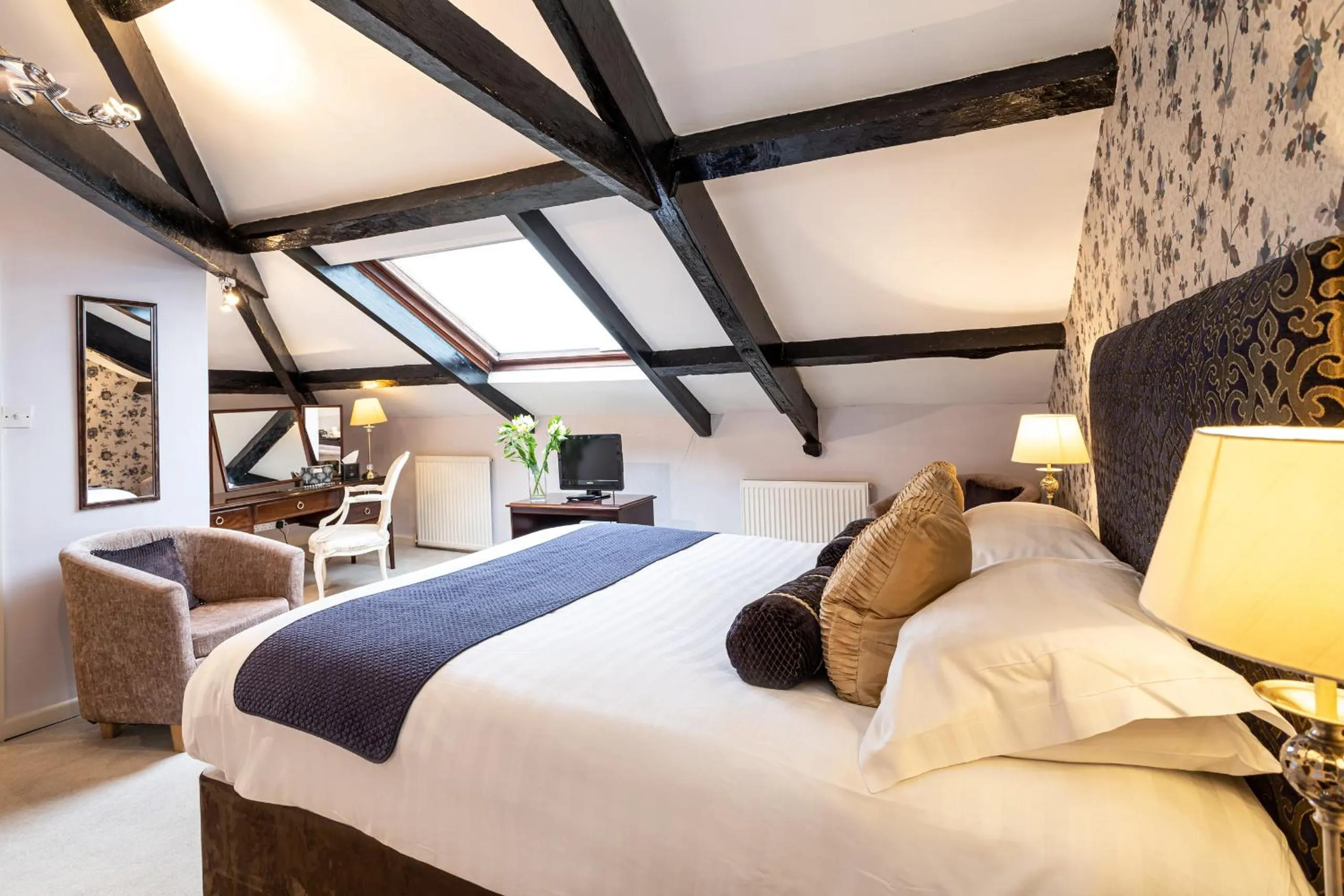 Photo of the whole room, Bed in Ees Wyke Country House