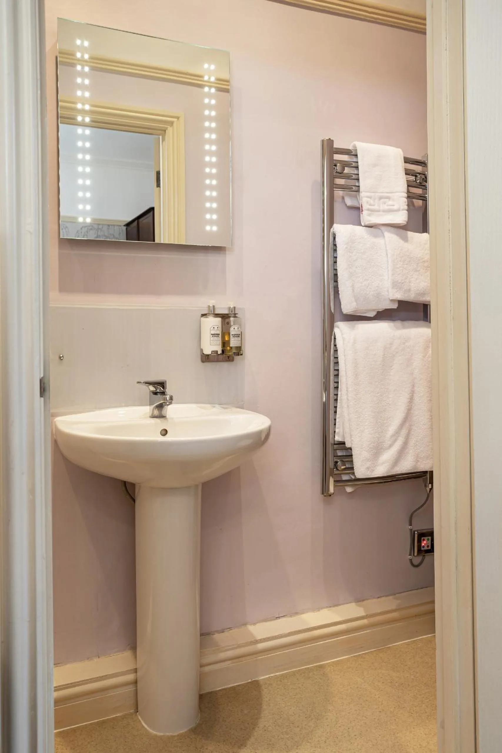 Bathroom in Ees Wyke Country House