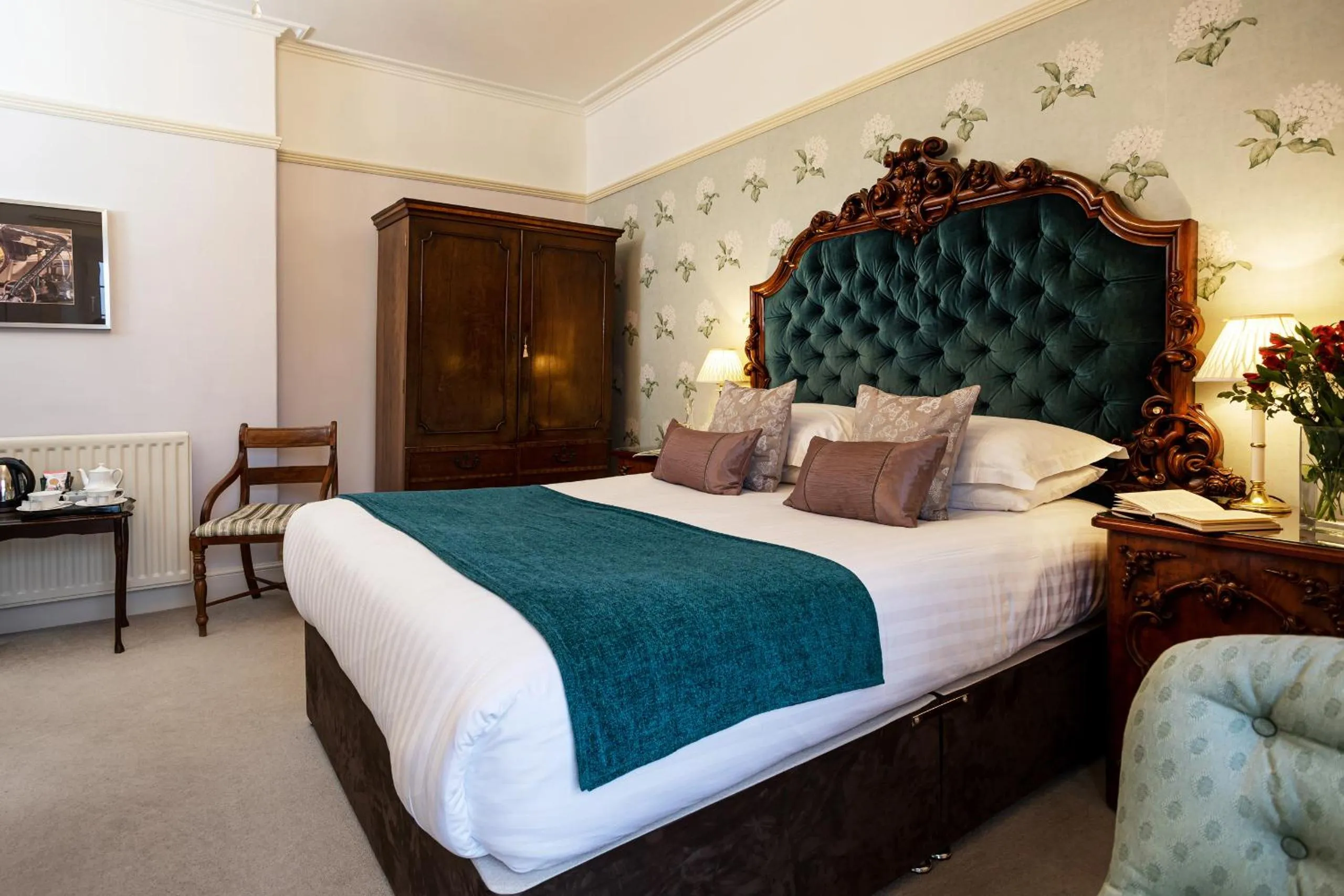 Photo of the whole room, Bed in Ees Wyke Country House