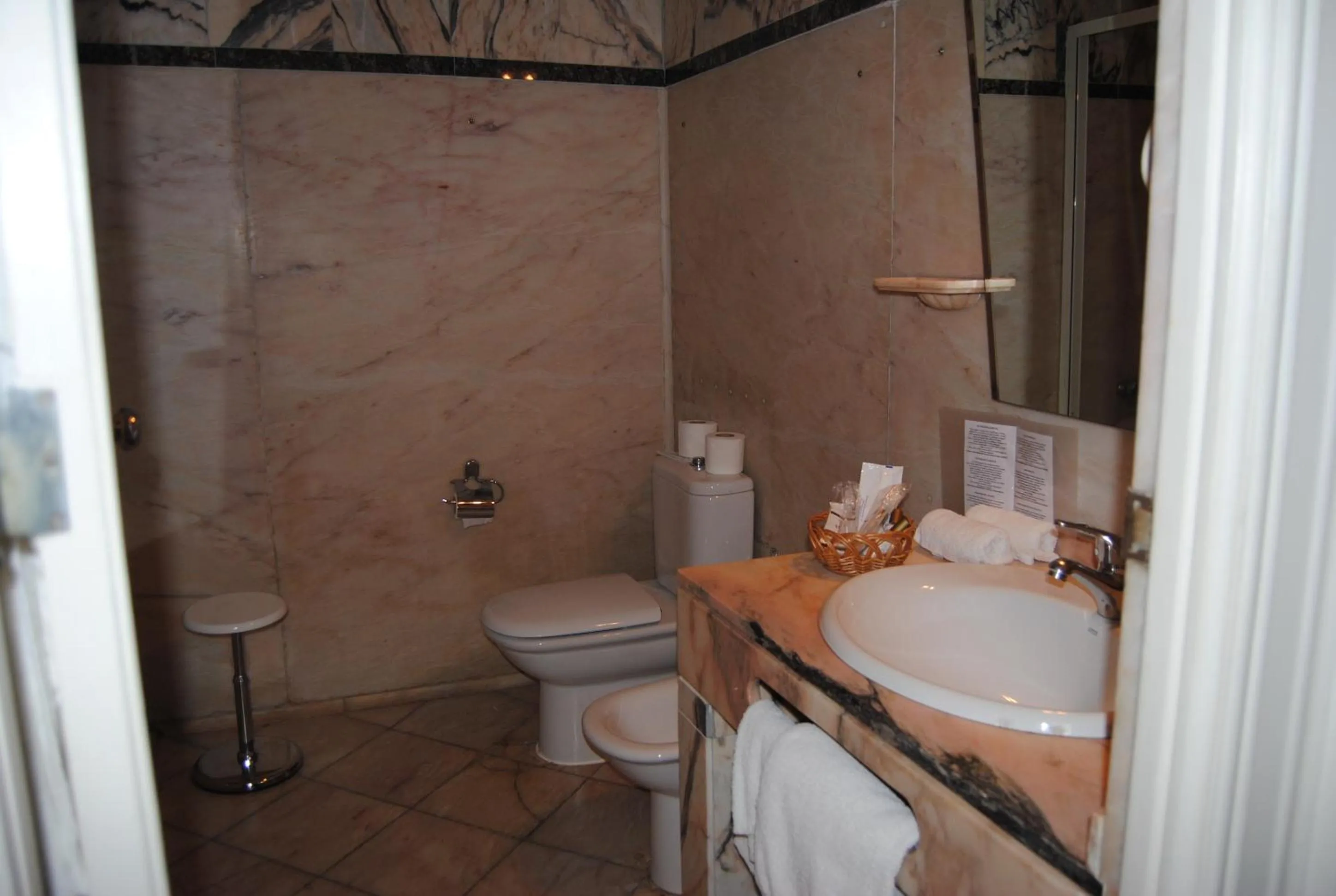 Bathroom in Hotel Peninsular- Porto