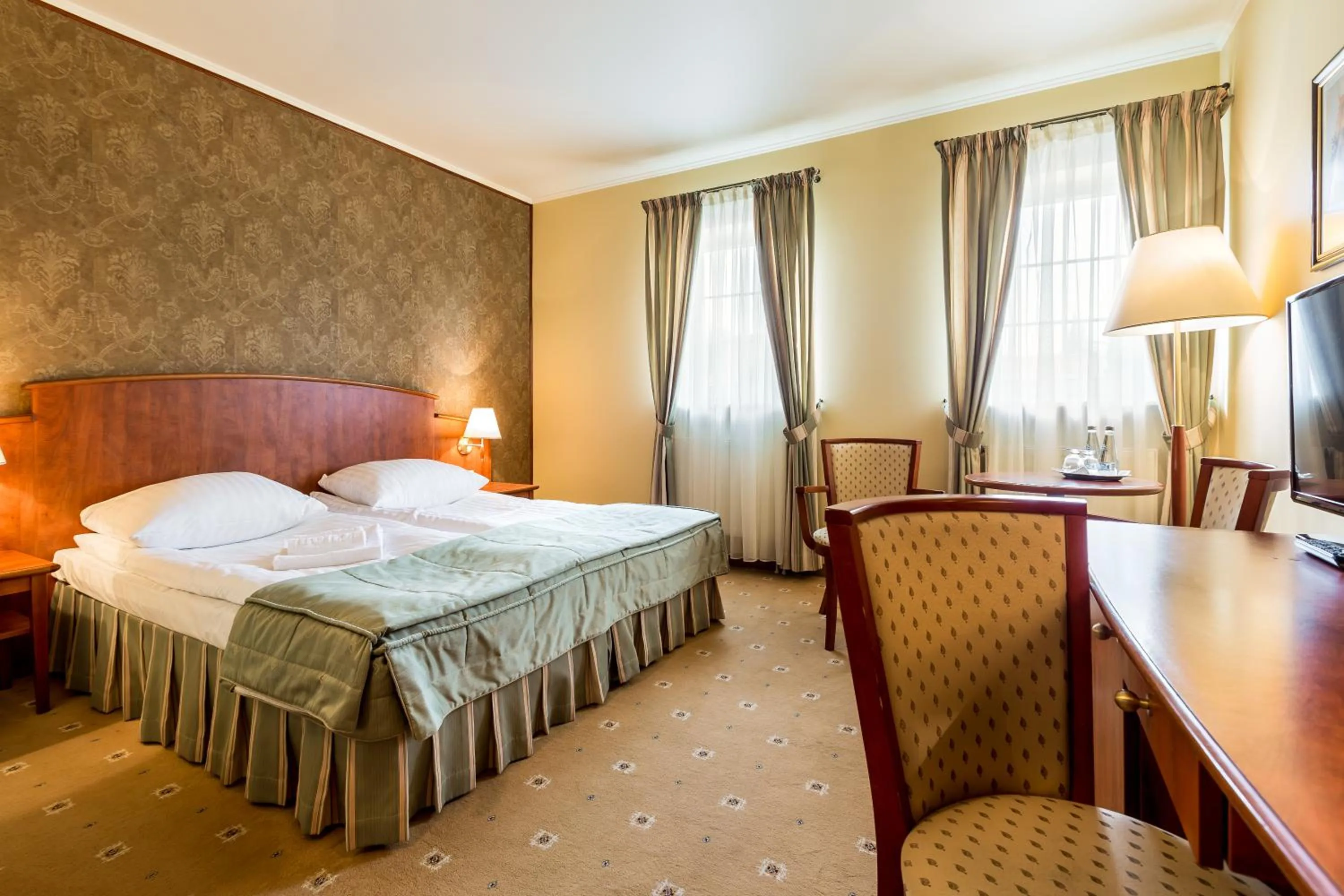 Bed in Hotel Krzyski