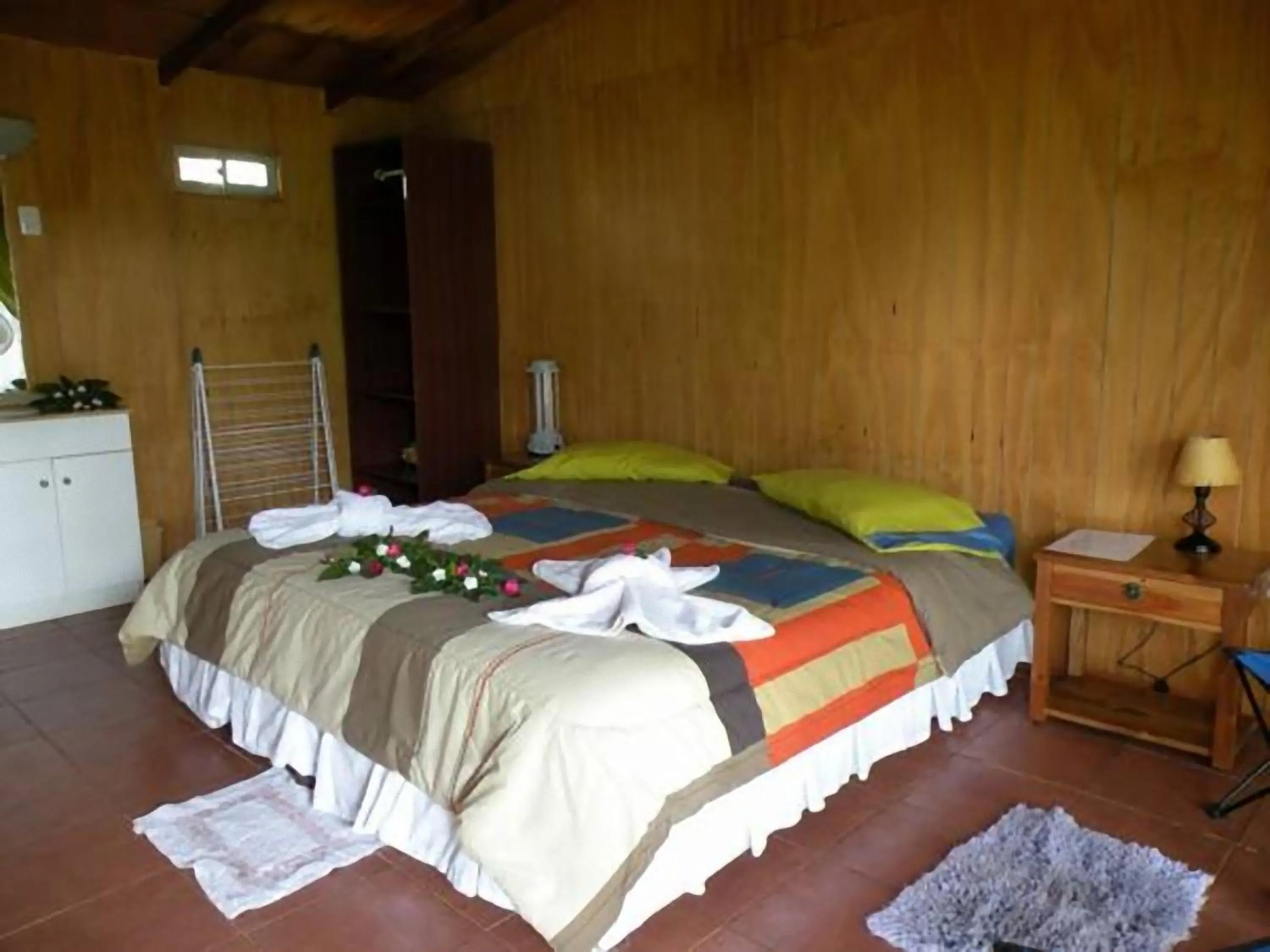 Bed in Kaimana Inn Rapa Nui