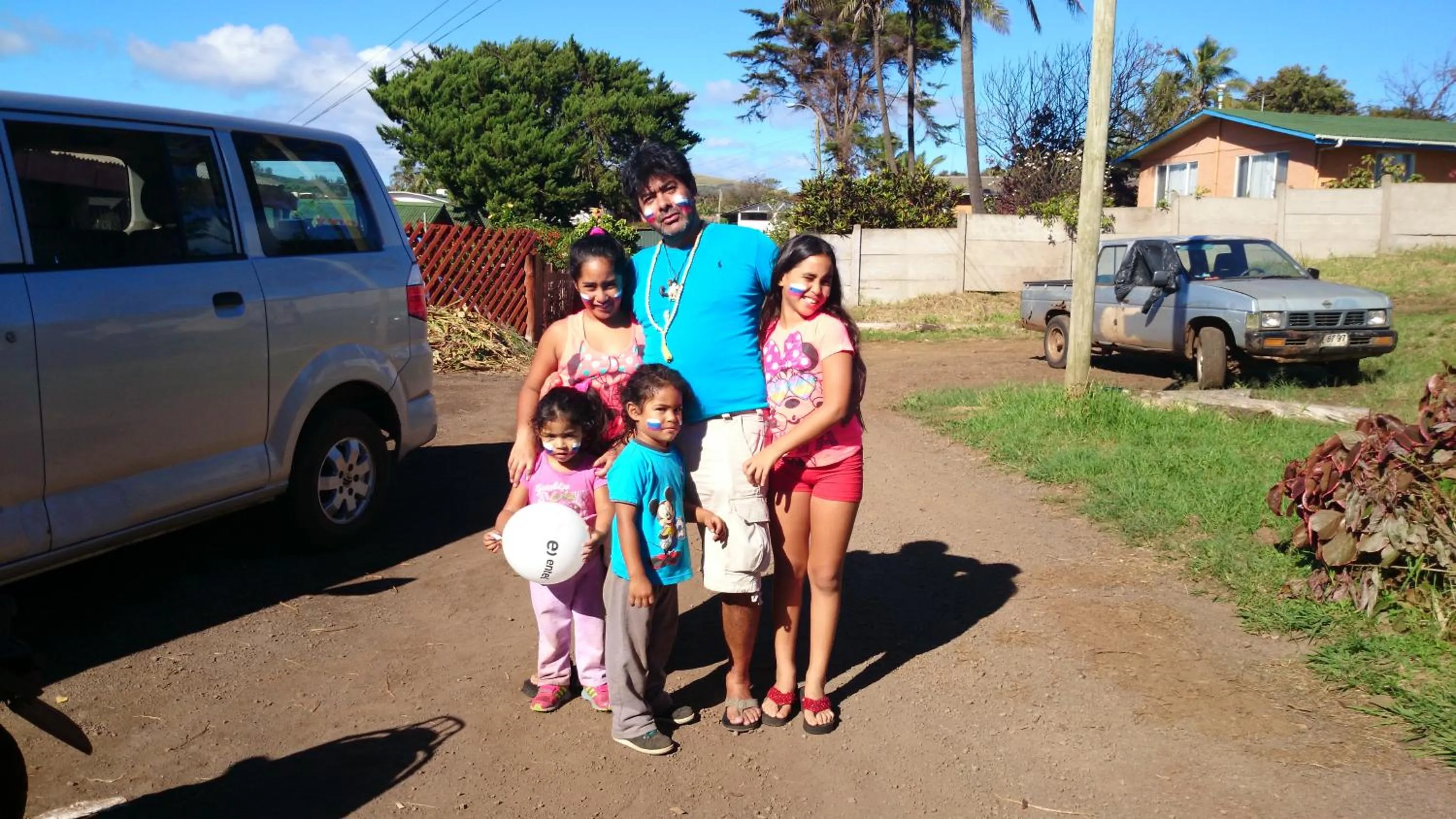 Family in Kaimana Inn Rapa Nui