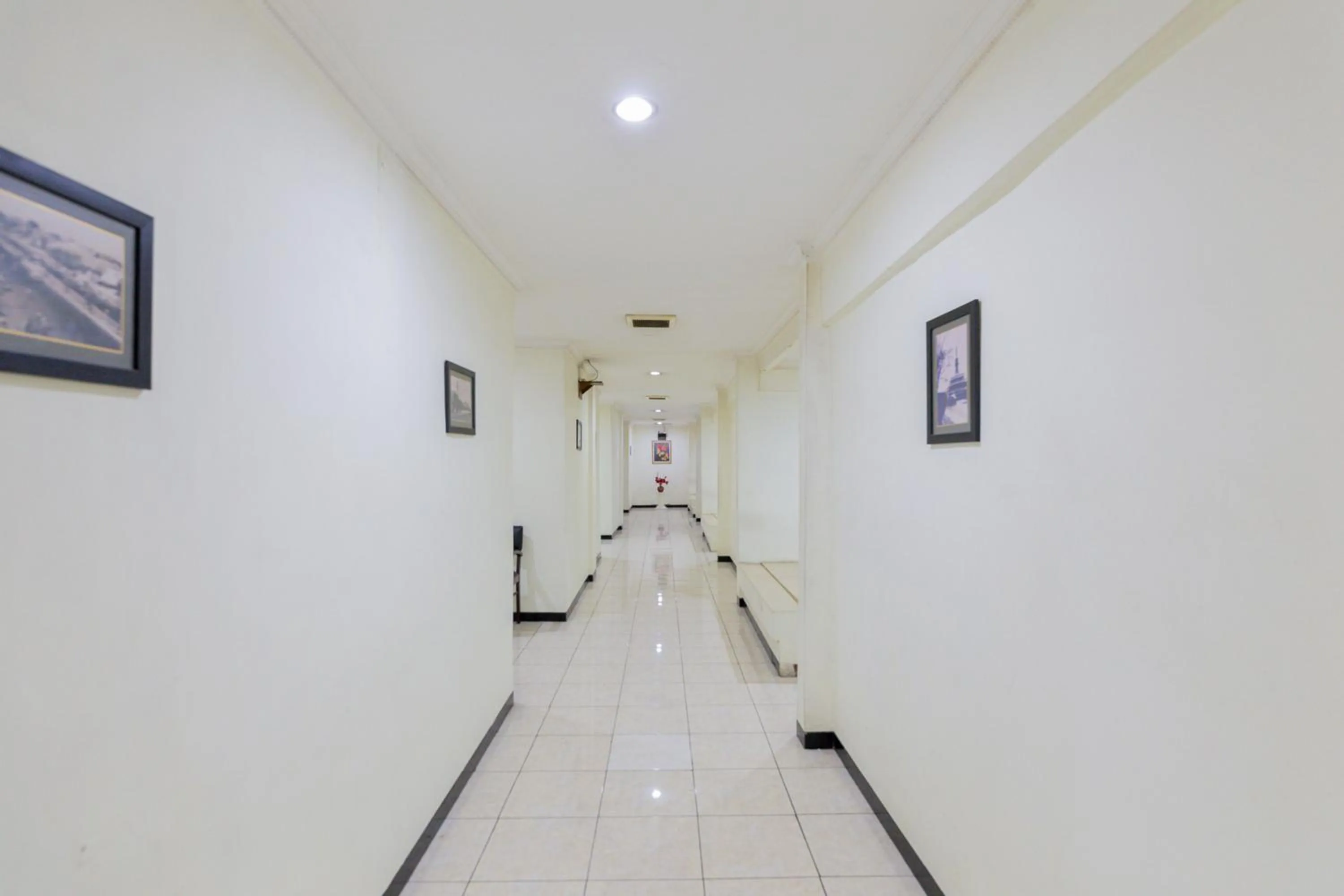 Property building in RedDoorz @ Urip Sumoharjo