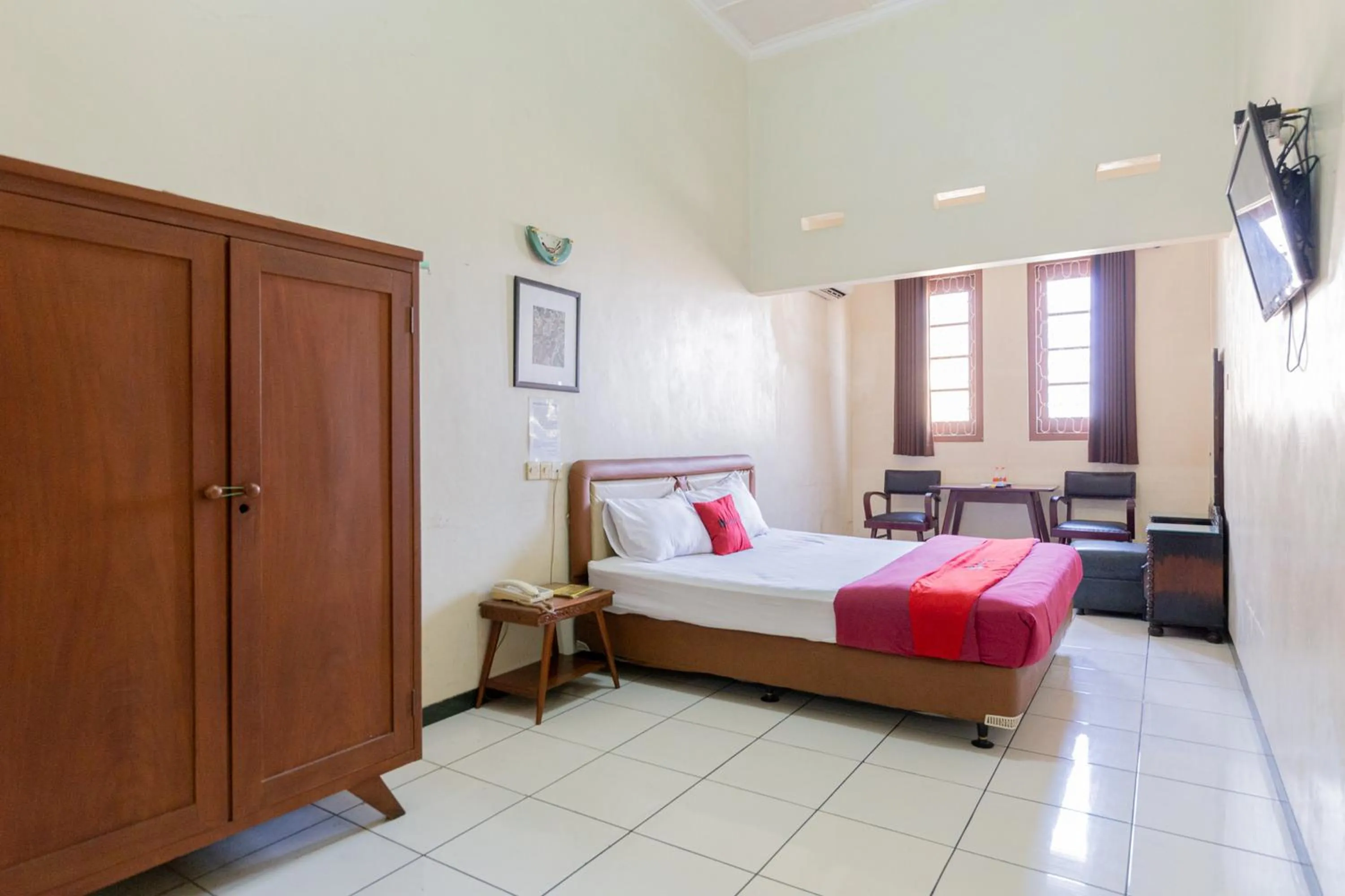 Bedroom, Bed in RedDoorz @ Urip Sumoharjo