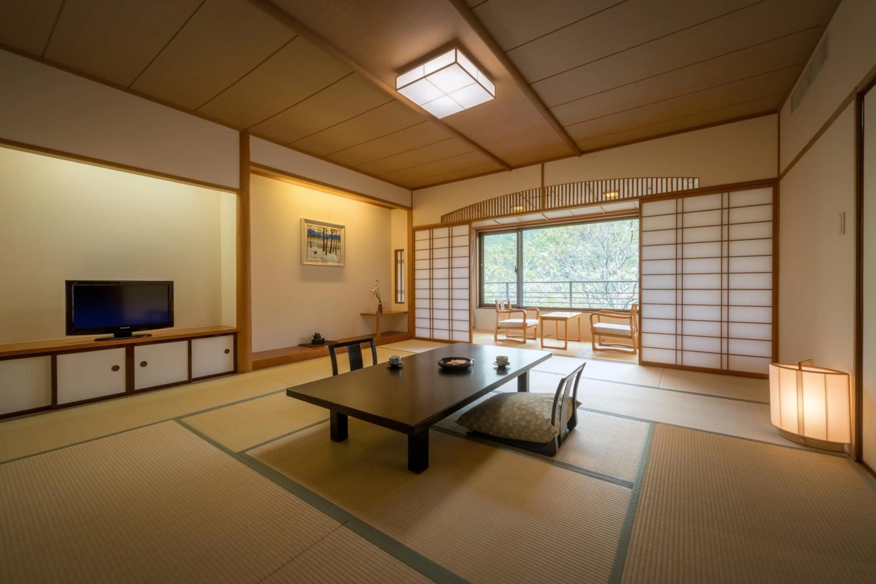 Photo of the whole room in Iizaka Onsen Surikamitei Ohtori
