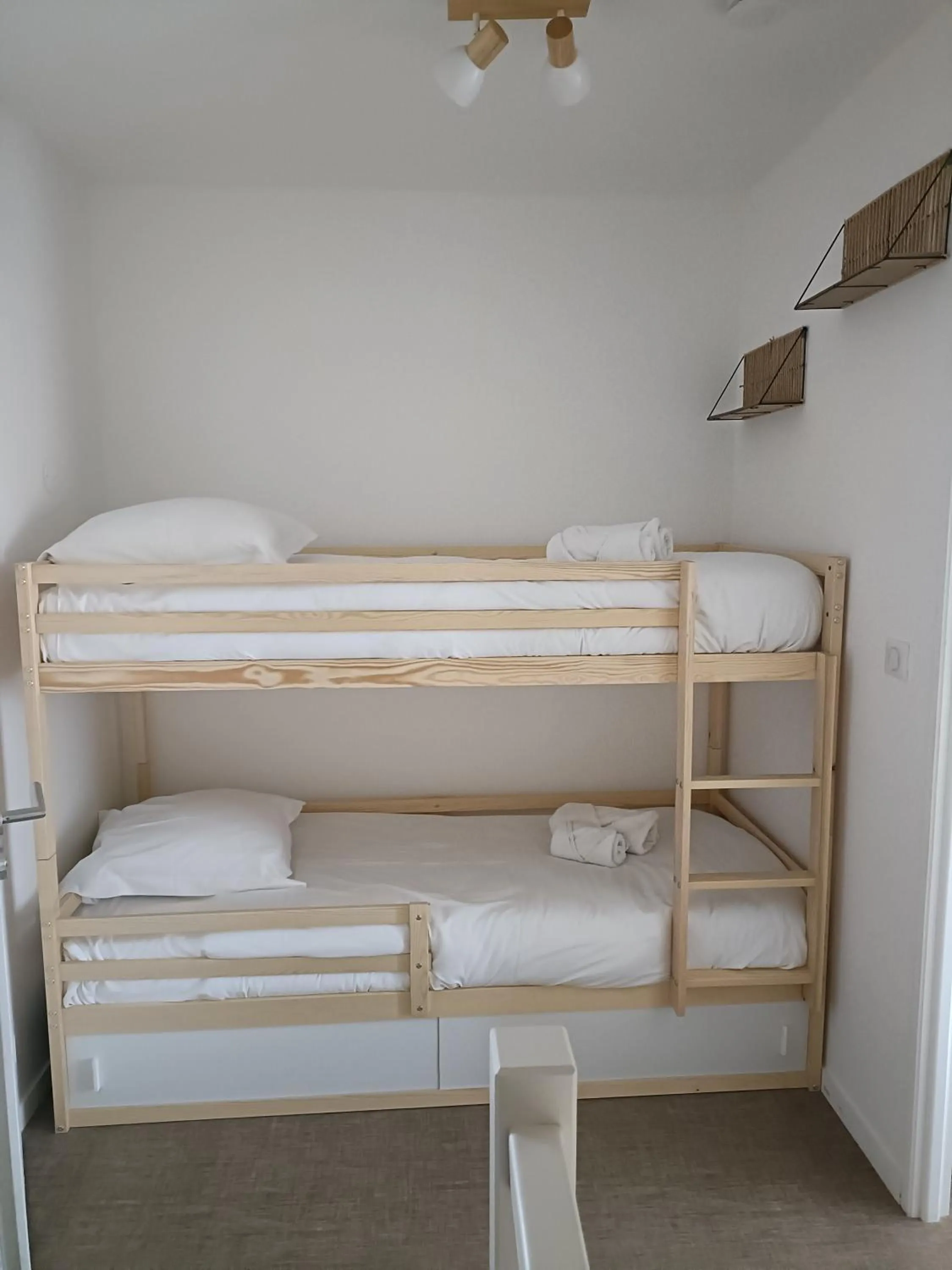 Bed in Logis- Hôtel de la Baie de Wissant & Appartements