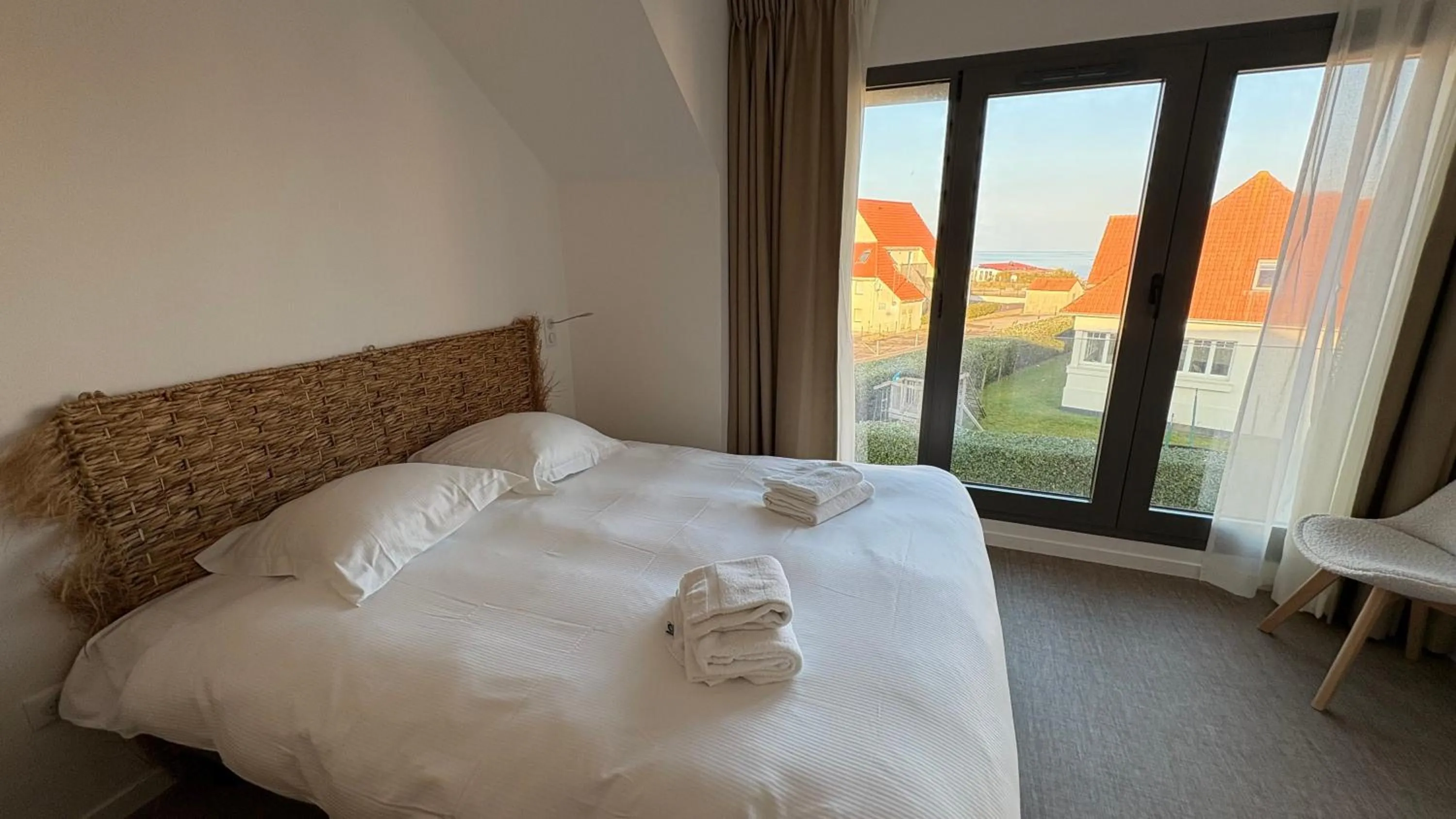 Bed in Logis- Hôtel de la Baie de Wissant & Appartements