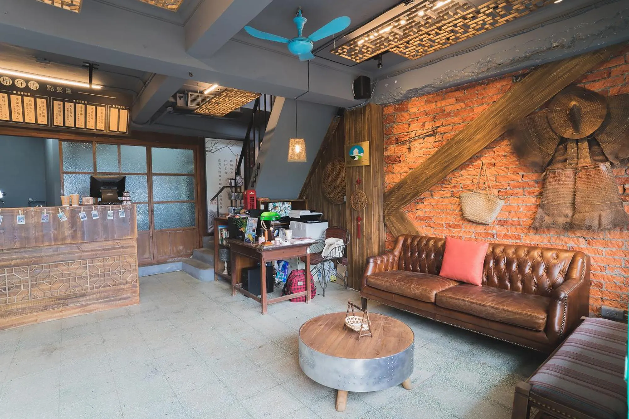 Restaurant/places to eat in Rose Villa