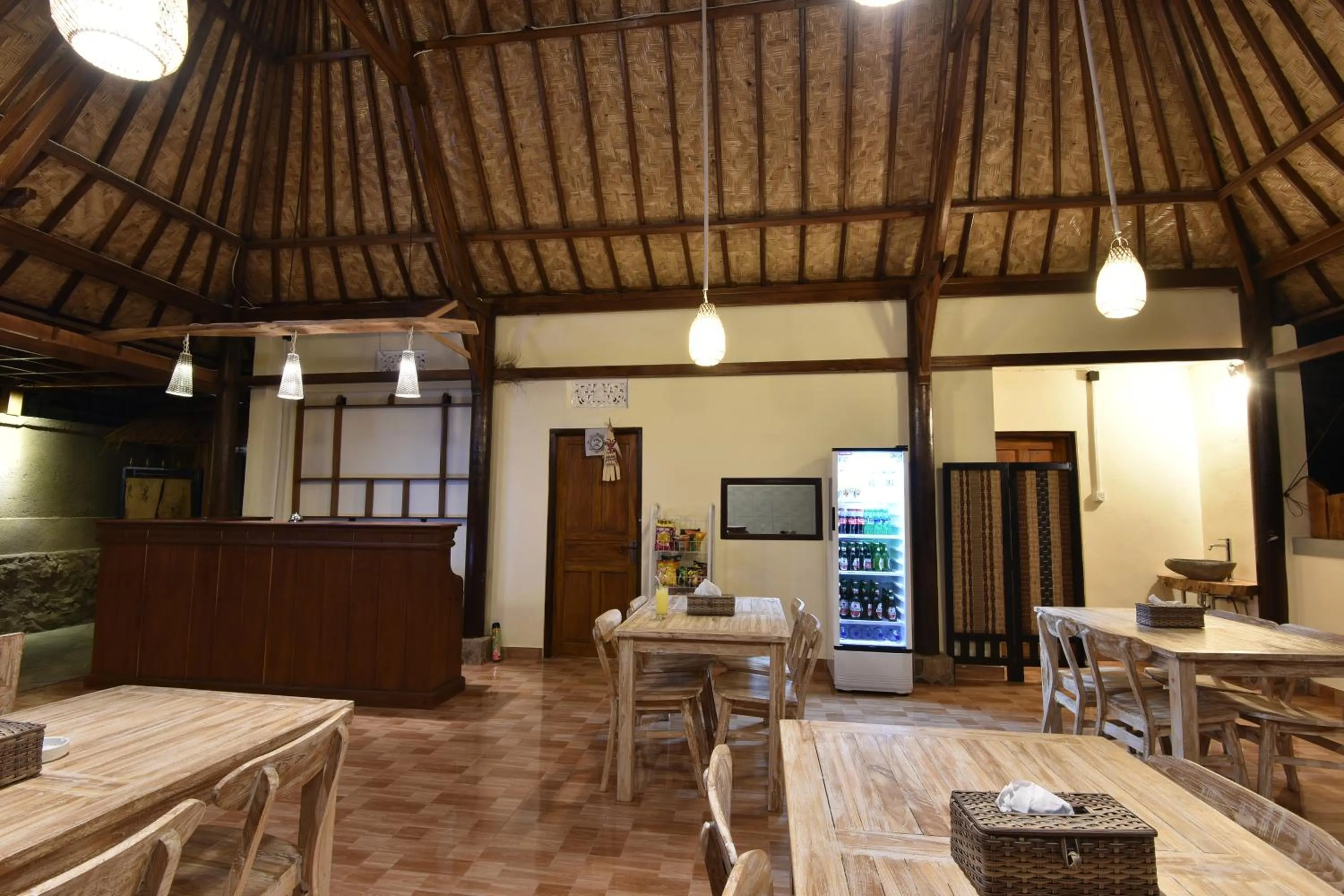 Restaurant/places to eat in Daphila Cottage