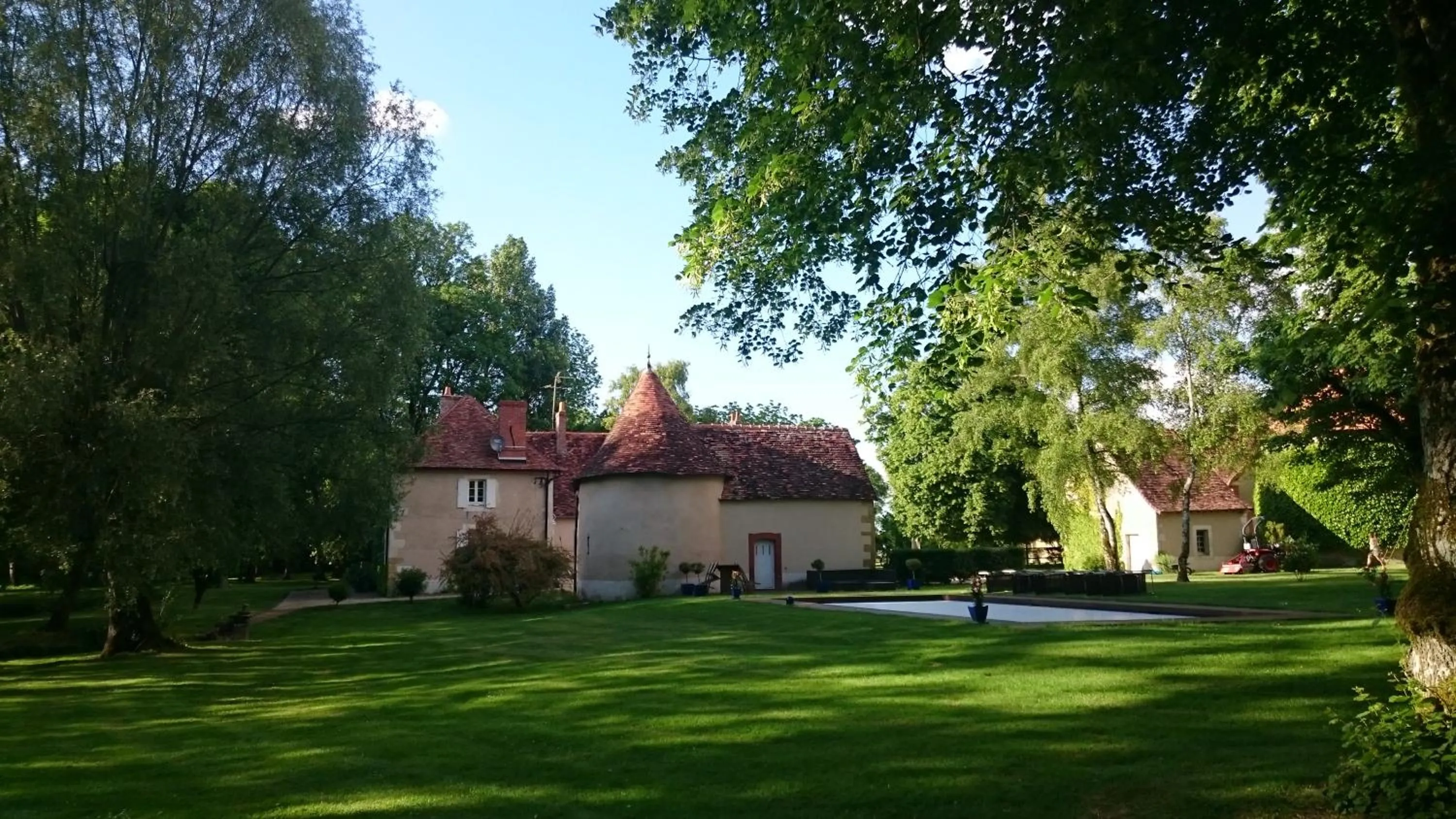 Garden view in Le Parc des Aubiers