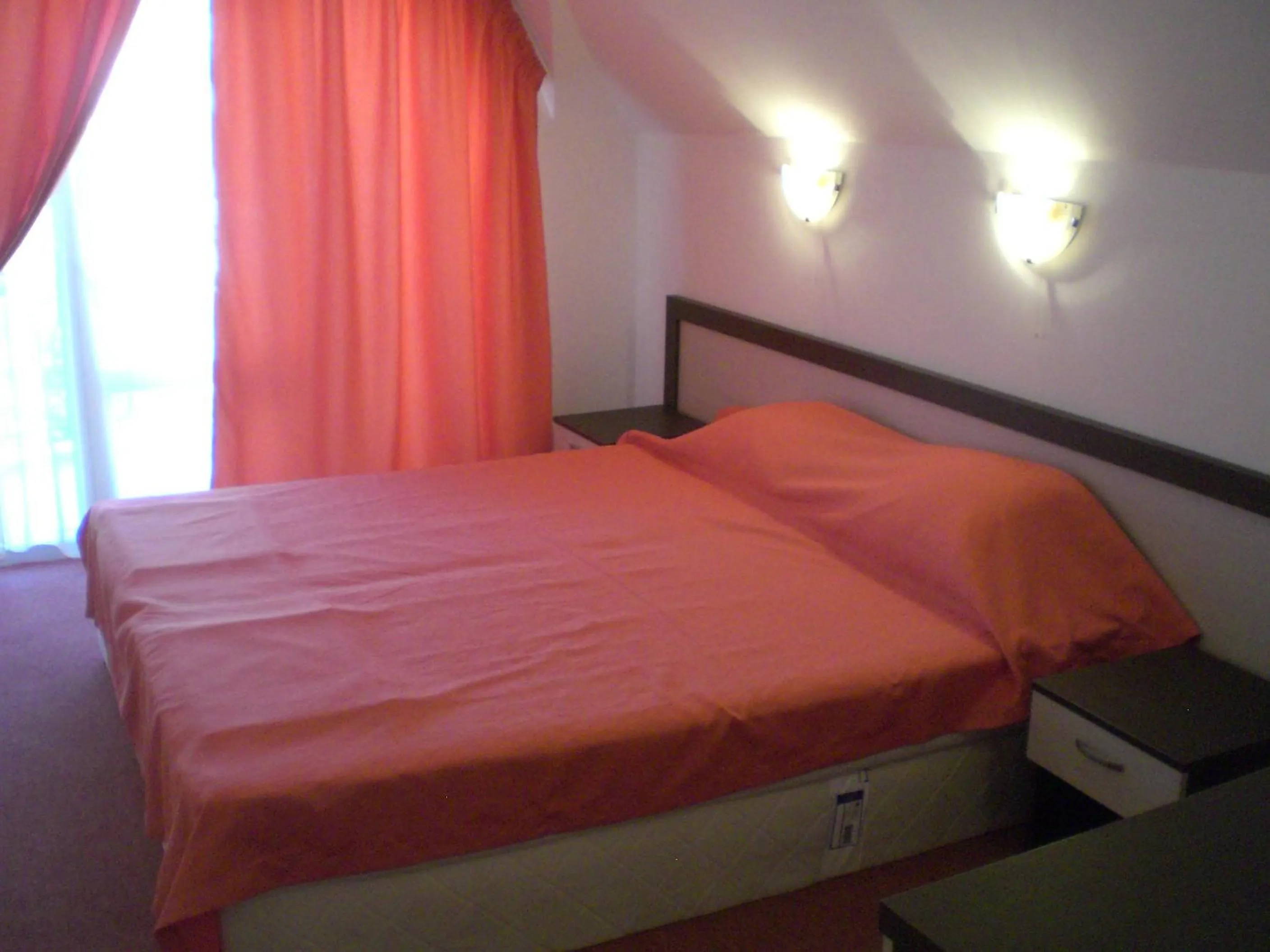 Bedroom, Bed in Hotel Bellisimo