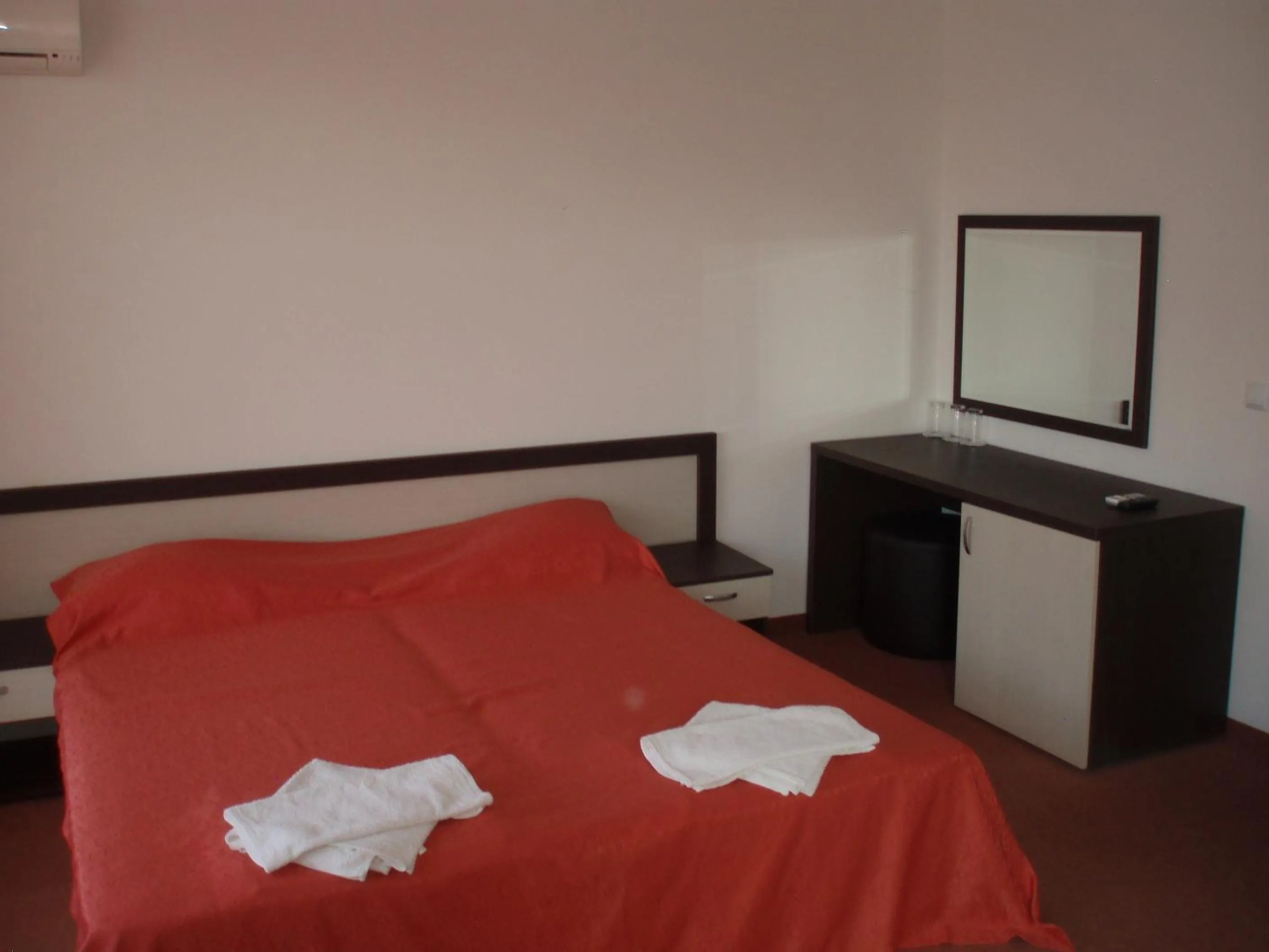 Bedroom, Bed in Hotel Bellisimo