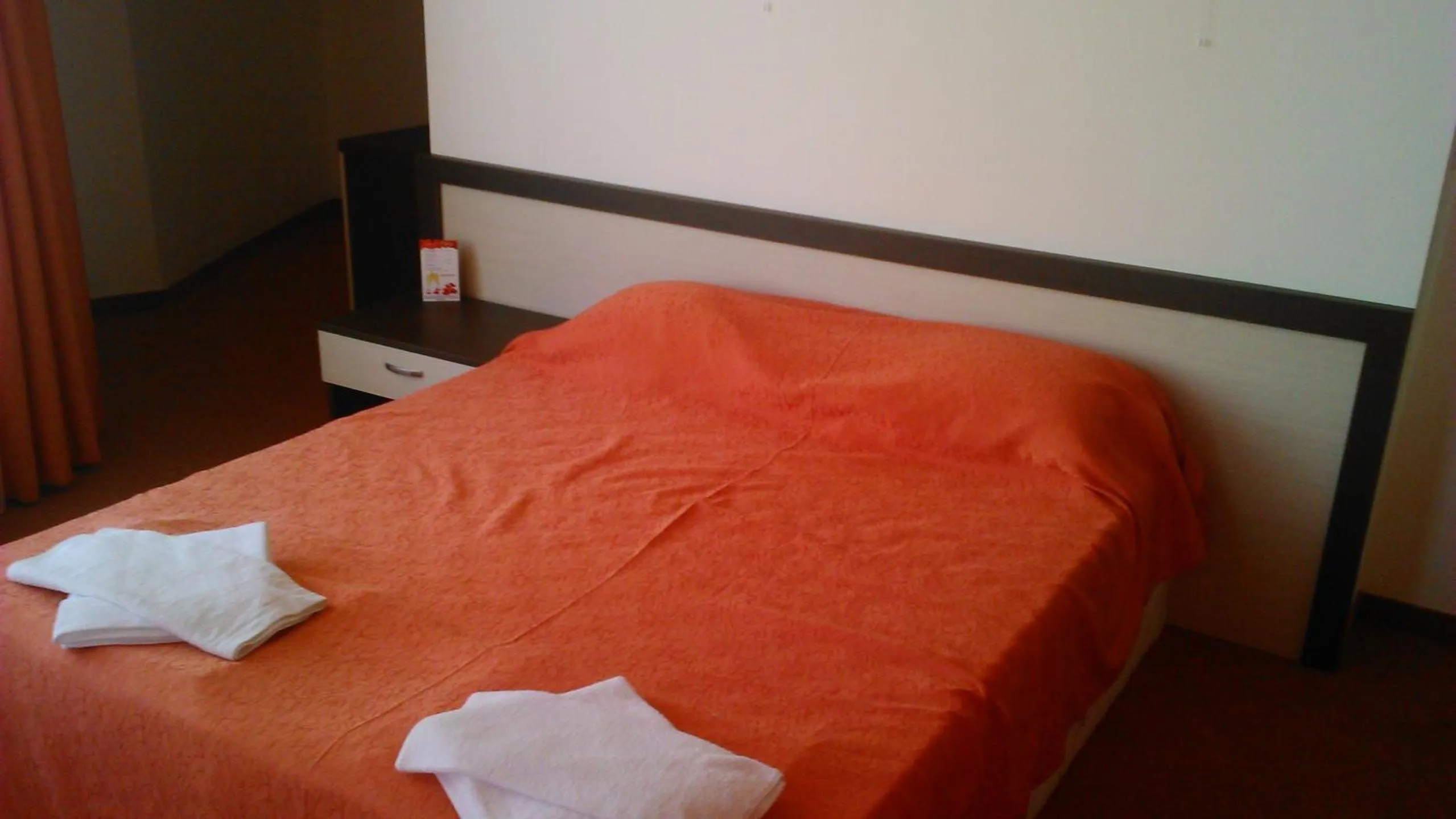 Bedroom, Bed in Hotel Bellisimo