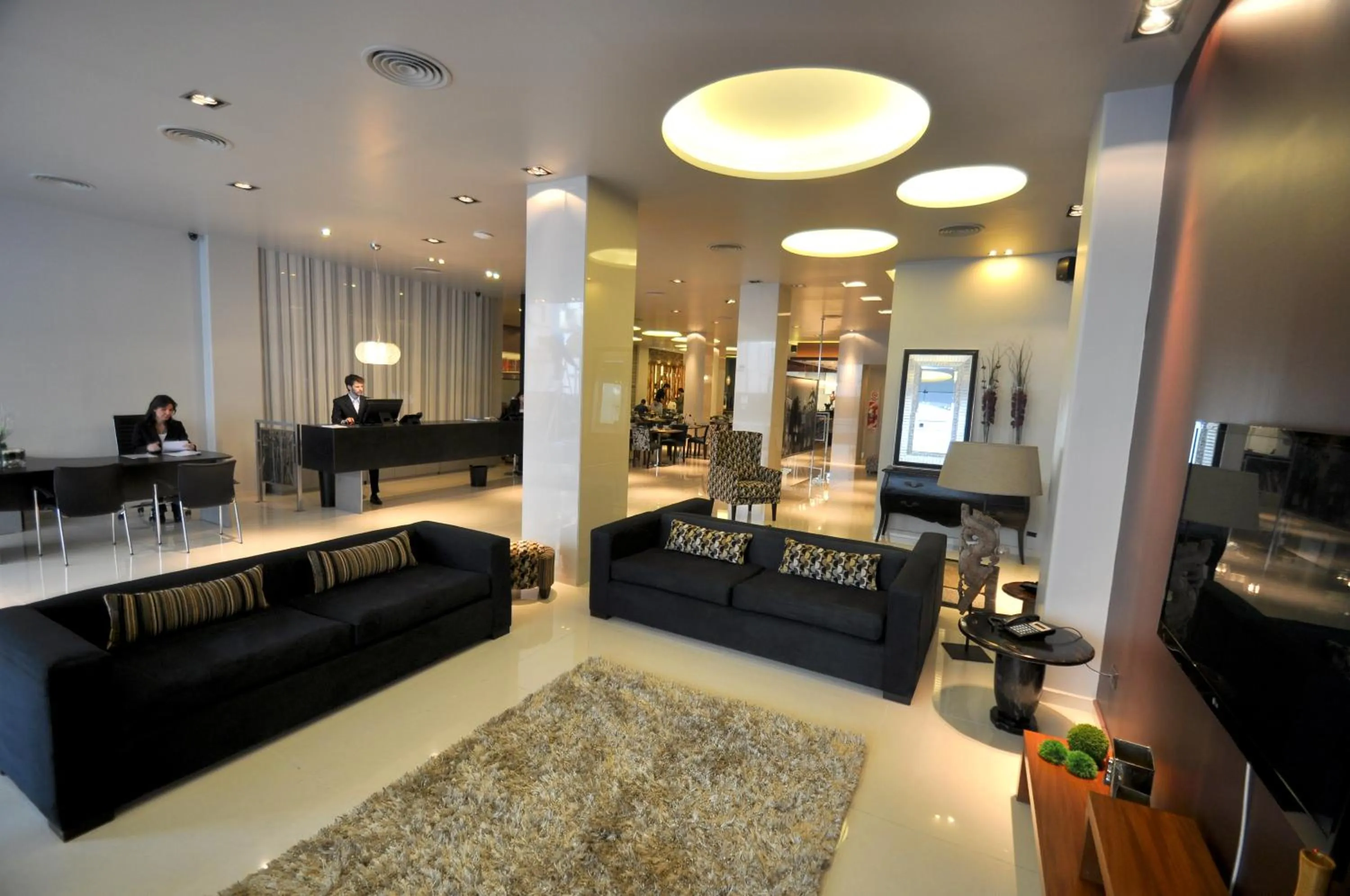 Lobby or reception in Hotel Bicentenario Suites & Spa