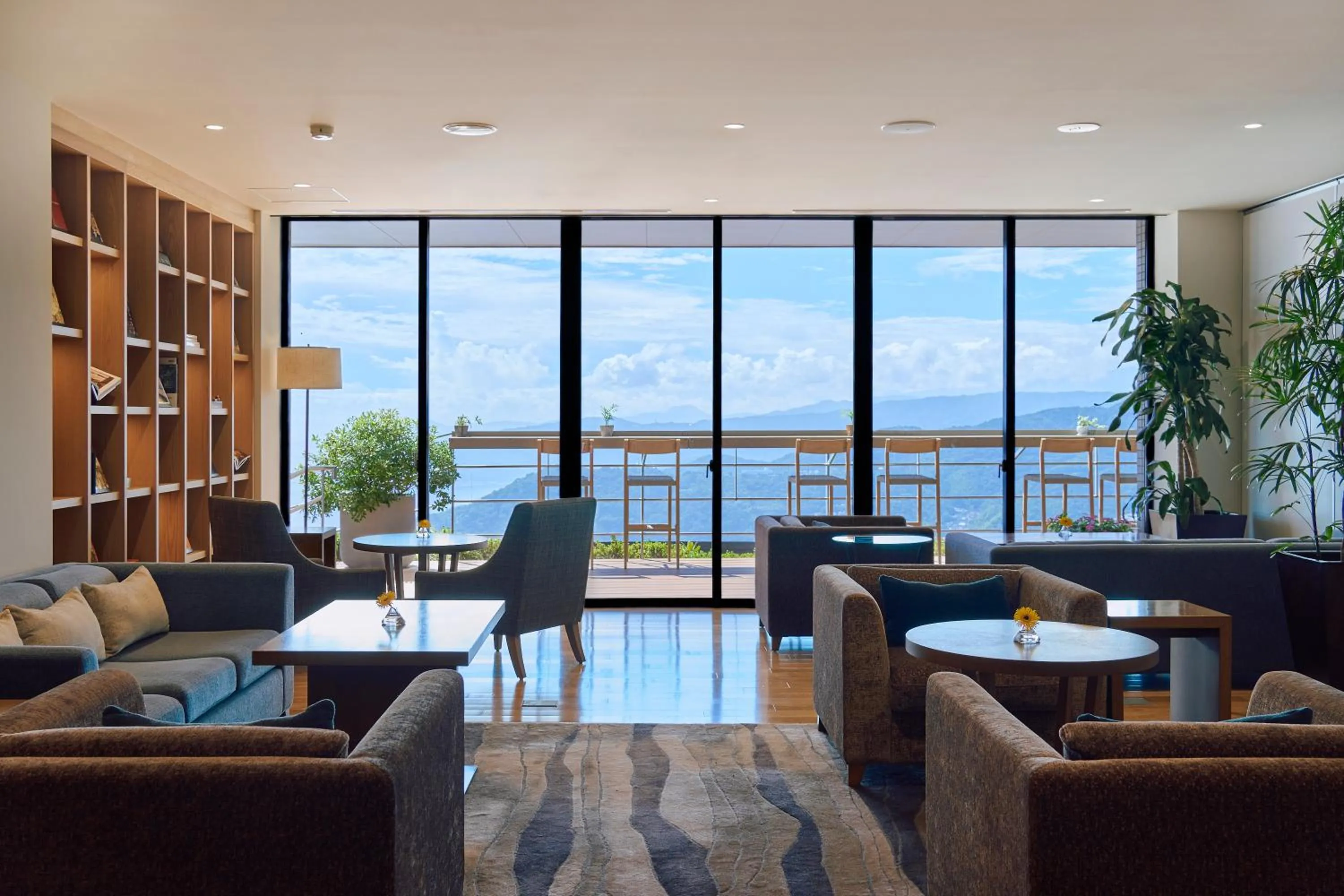 Lounge or bar in Hotel Grand Bach Atami Crescendo