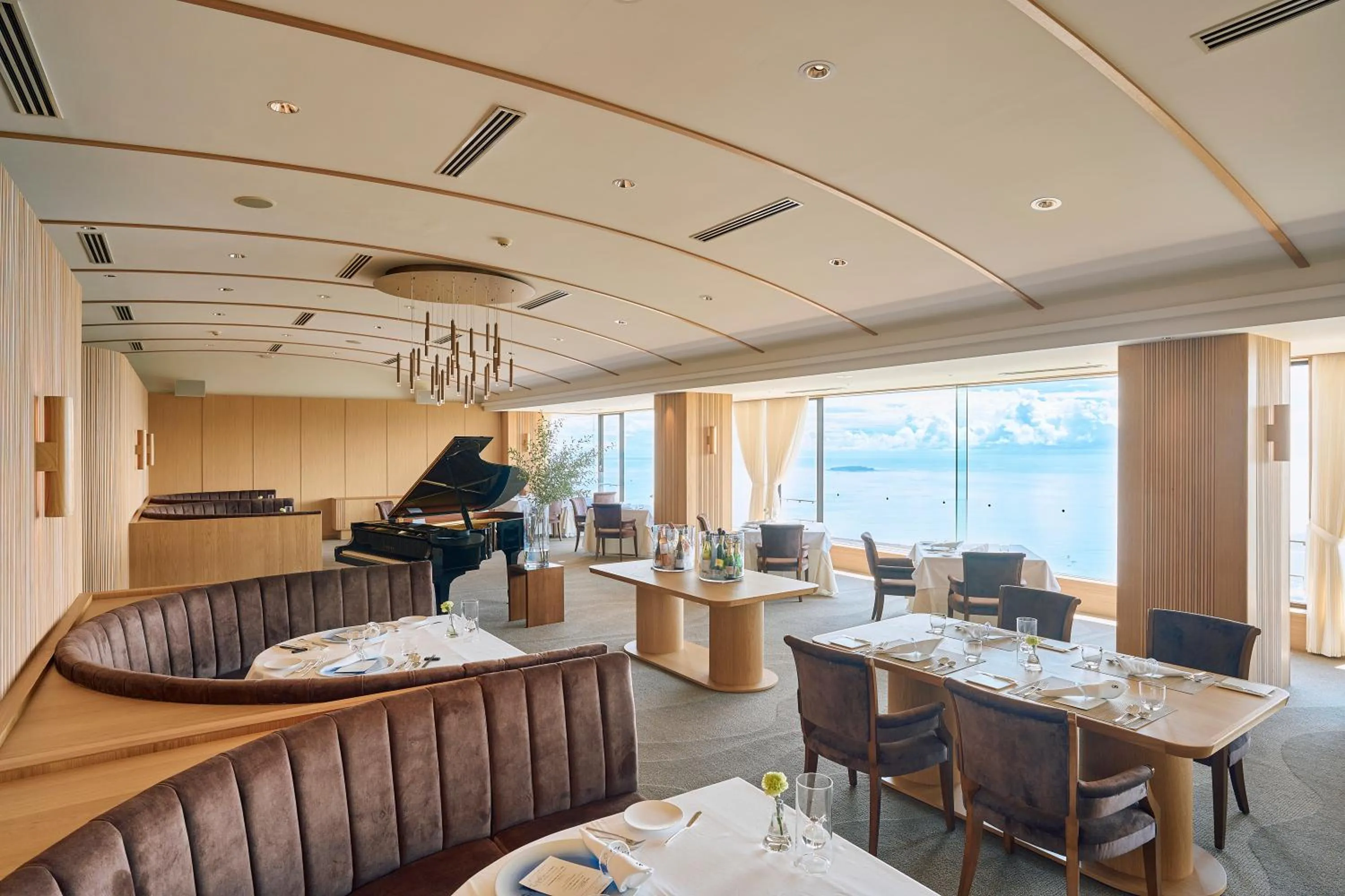 Restaurant/places to eat in Hotel Grand Bach Atami Crescendo