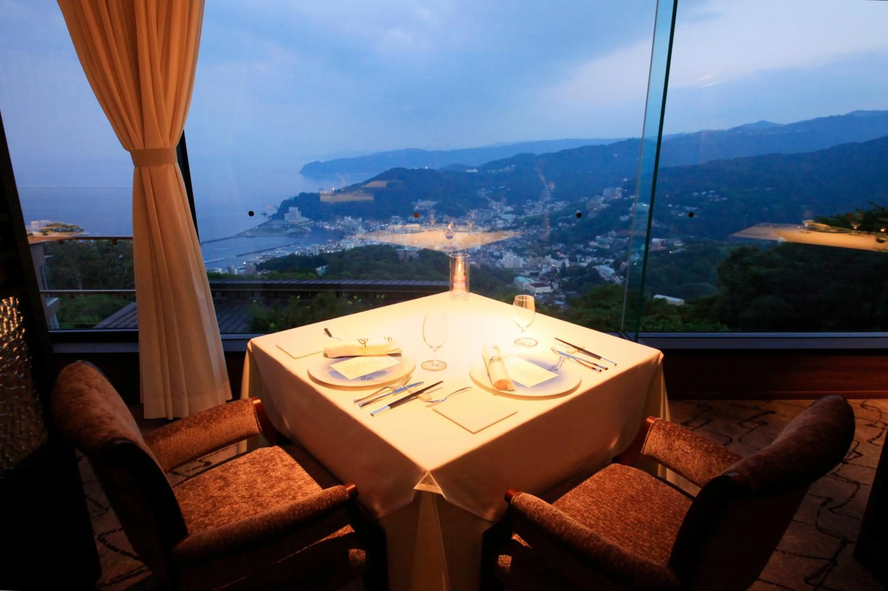 Restaurant/places to eat in Hotel Grand Bach Atami Crescendo